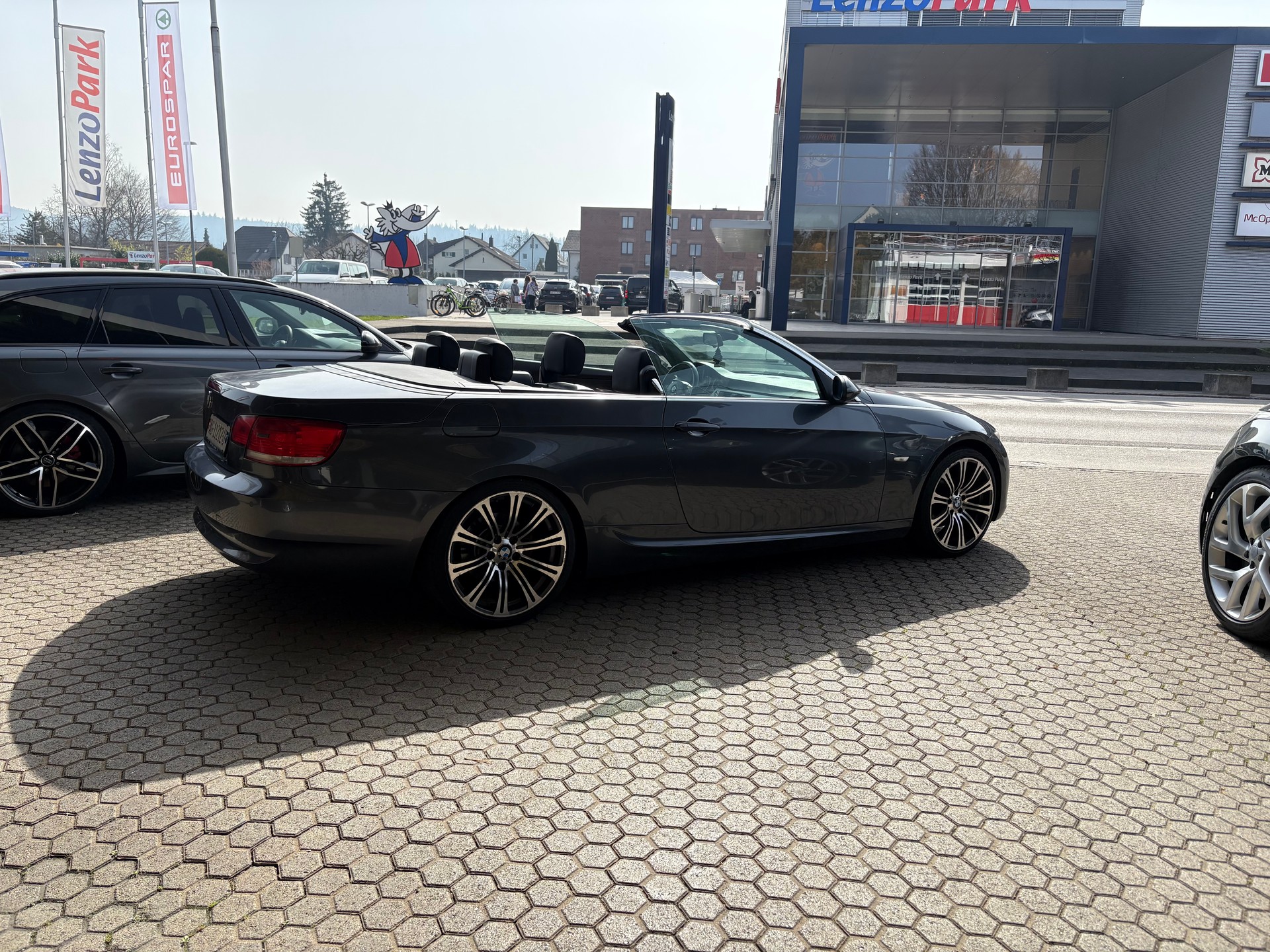 BMW 320i Cabriolet INKL: VOLL-TANK - VIGNETTE 2025-image-0
