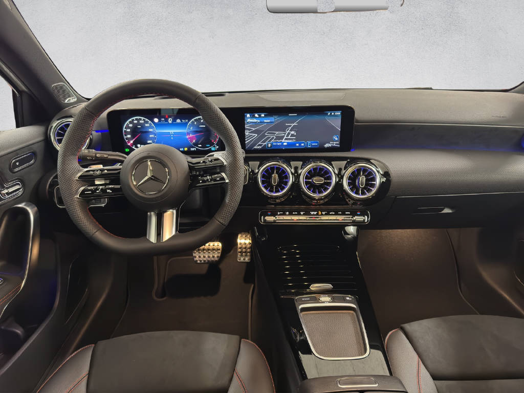 MERCEDES-BENZ A 250 AMG Line 4Matic-image-13
