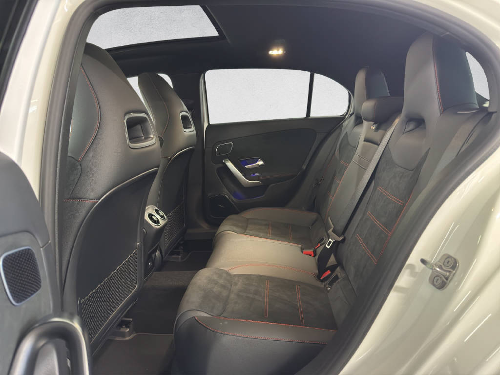 MERCEDES-BENZ A 250 AMG Line 4Matic-image-12