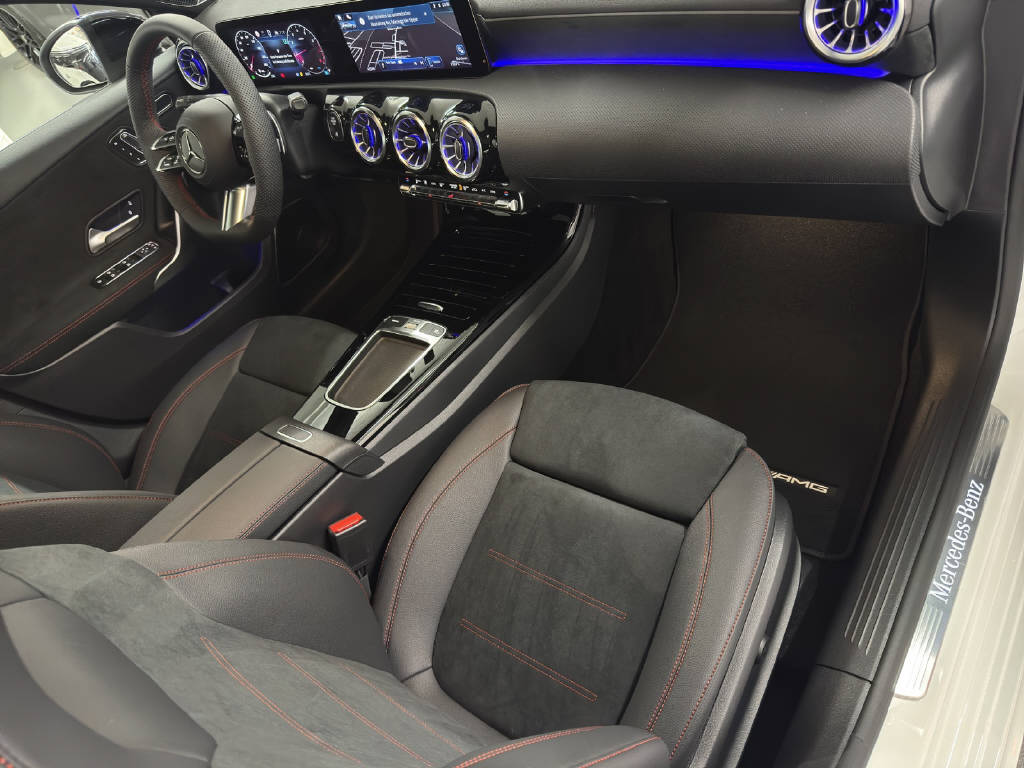 MERCEDES-BENZ A 250 AMG Line 4Matic-image-10