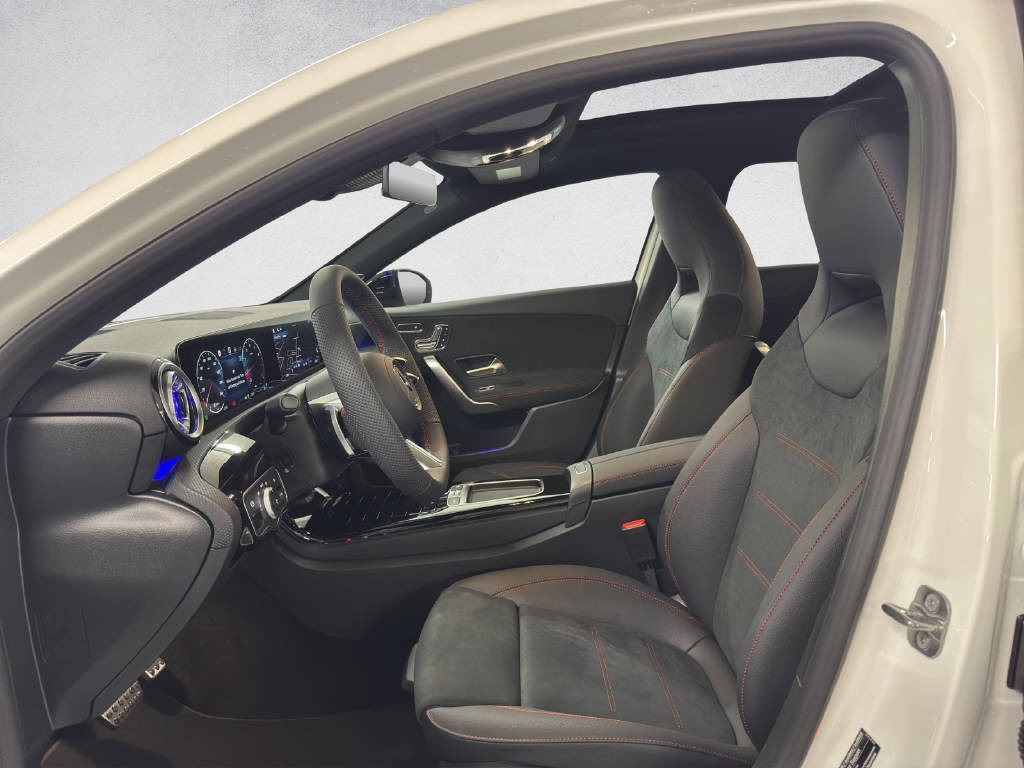 MERCEDES-BENZ A 250 AMG Line 4Matic-image-9