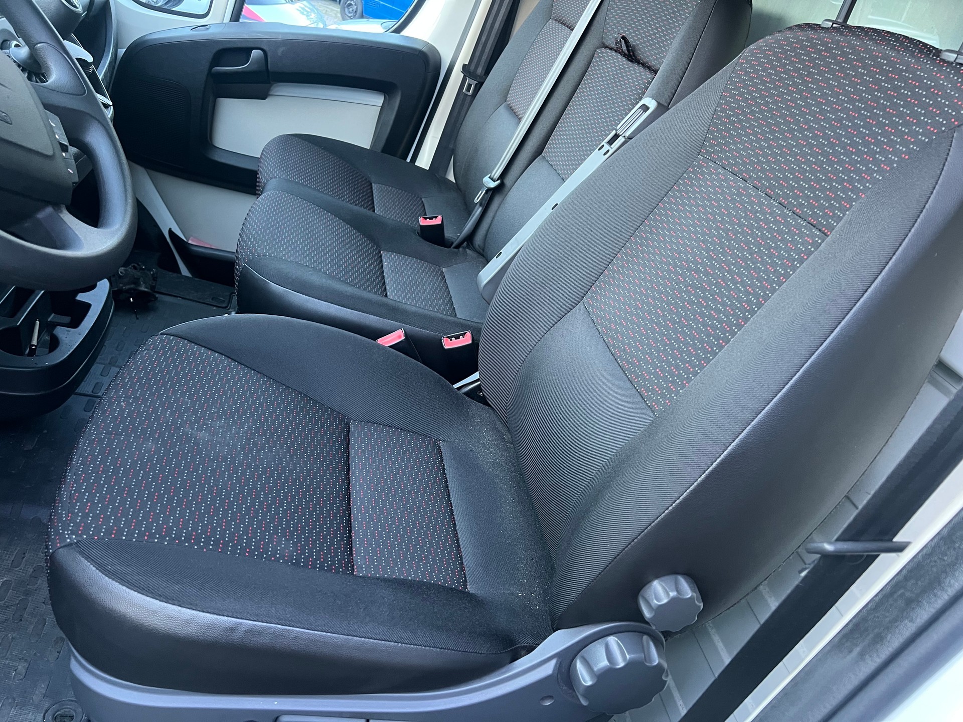 CITROEN Jumper 35 2.2 BlueHDi 165 Control L4-image-6