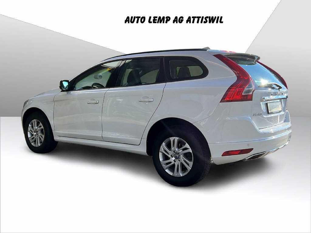 VOLVO XC60 2.4 D4 Kinetic AWD-image-2