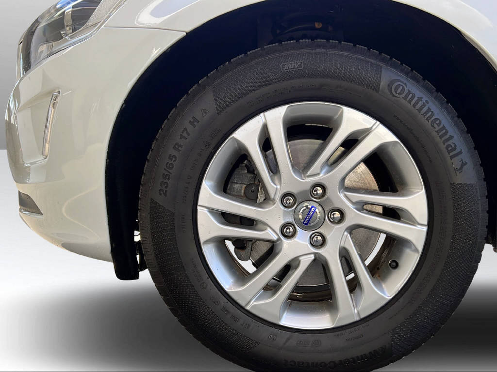 VOLVO XC60 2.4 D4 Kinetic AWD-image-10