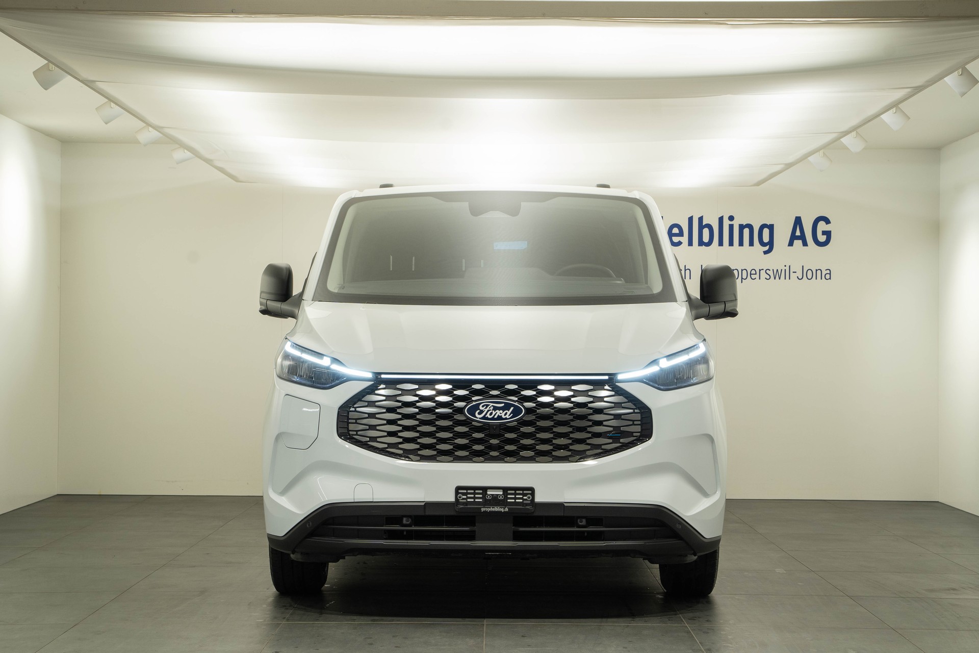 FORD E-Transit C Van 320 L1 Trend-image-1