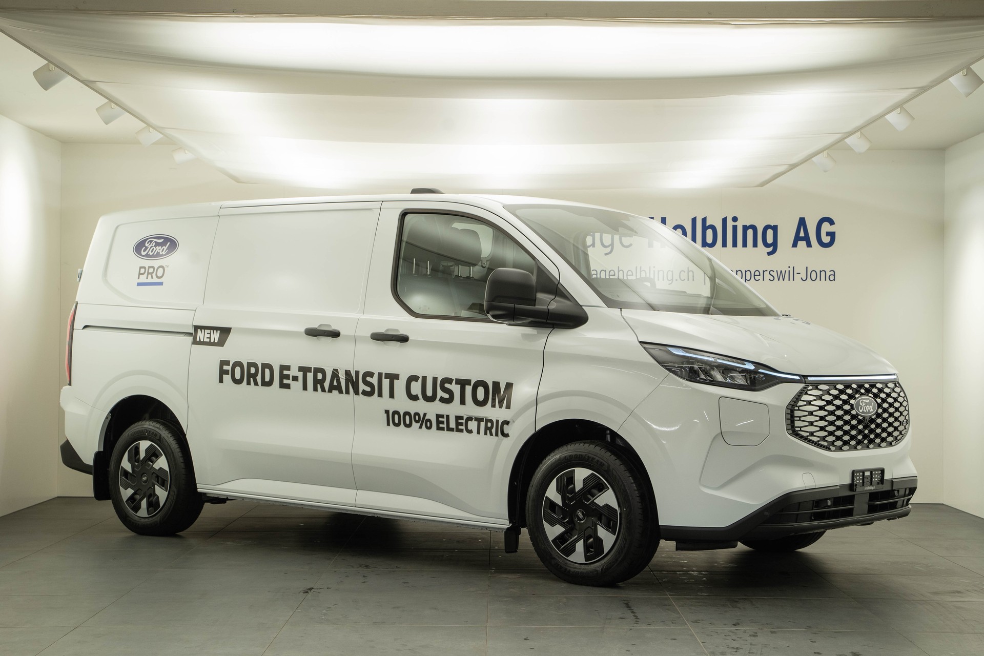 FORD E-Transit C Van 320 L1 Trend-image-0