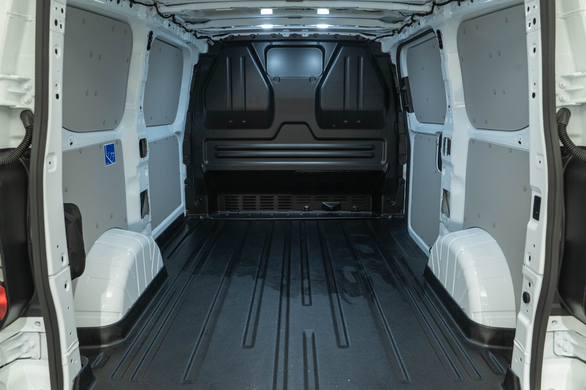 FORD E-Transit C Van 320 L1 Trend-image-4