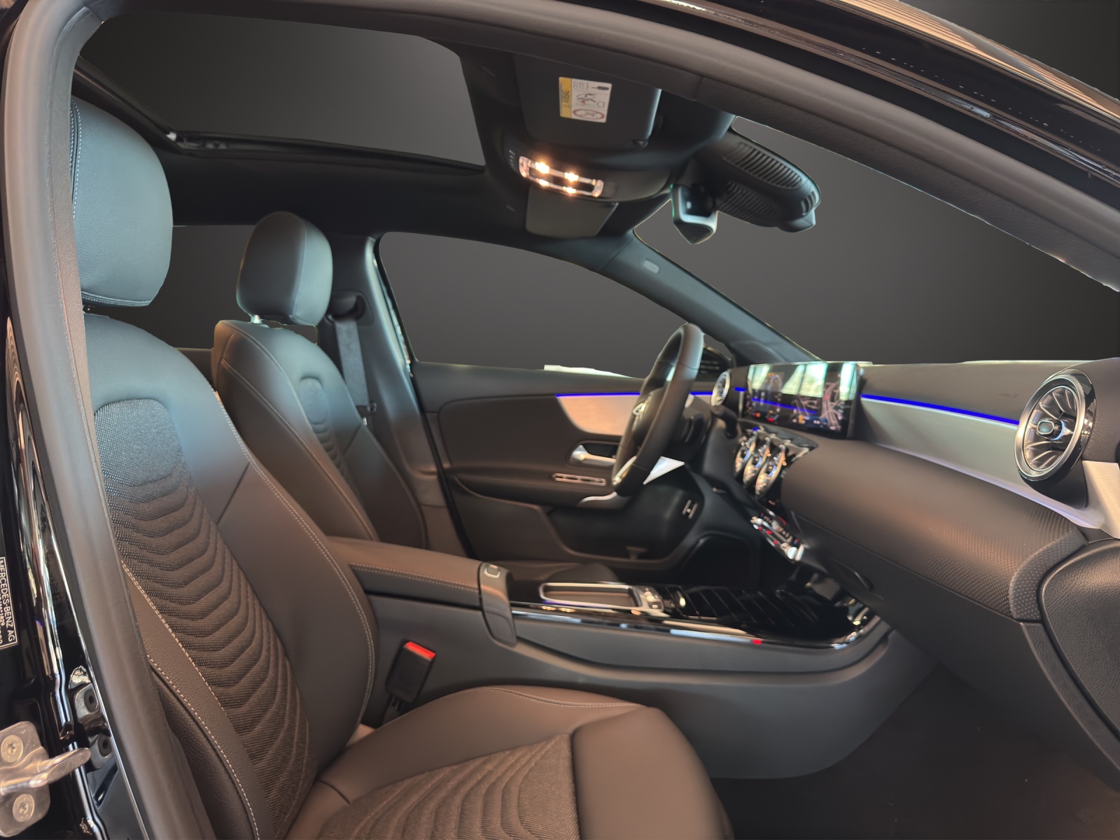 MERCEDES-BENZ A 250 e EQ Star 8G-DCT-image-10