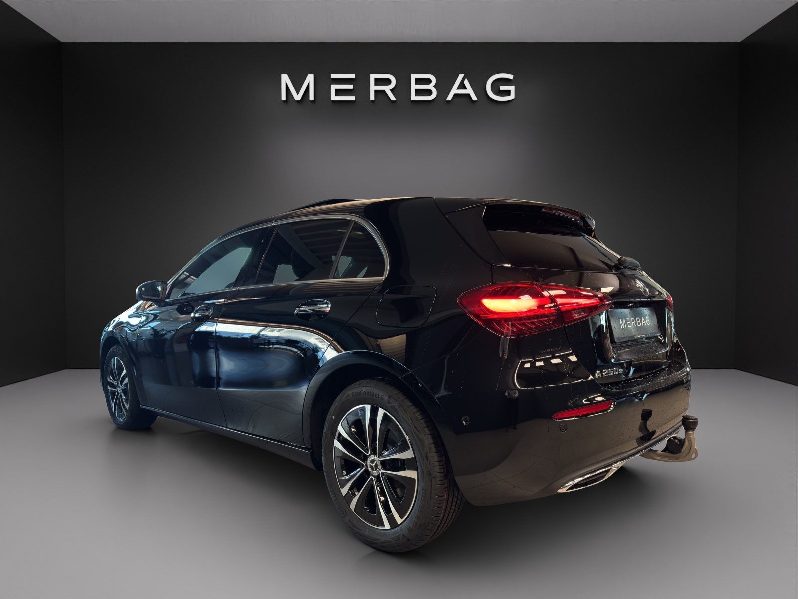 MERCEDES-BENZ A 250 e EQ Star 8G-DCT-image-3