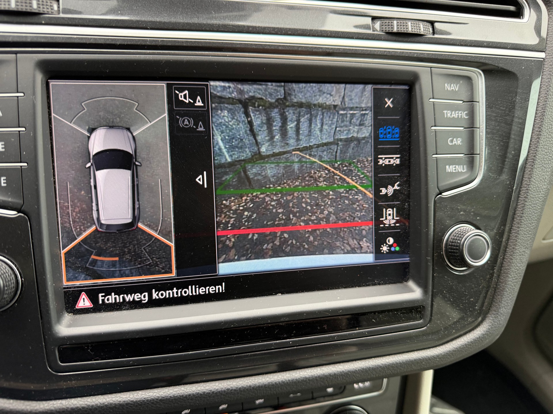 VW Tiguan 2.0 TDI SCR Highline 4Motion DSG-image-10
