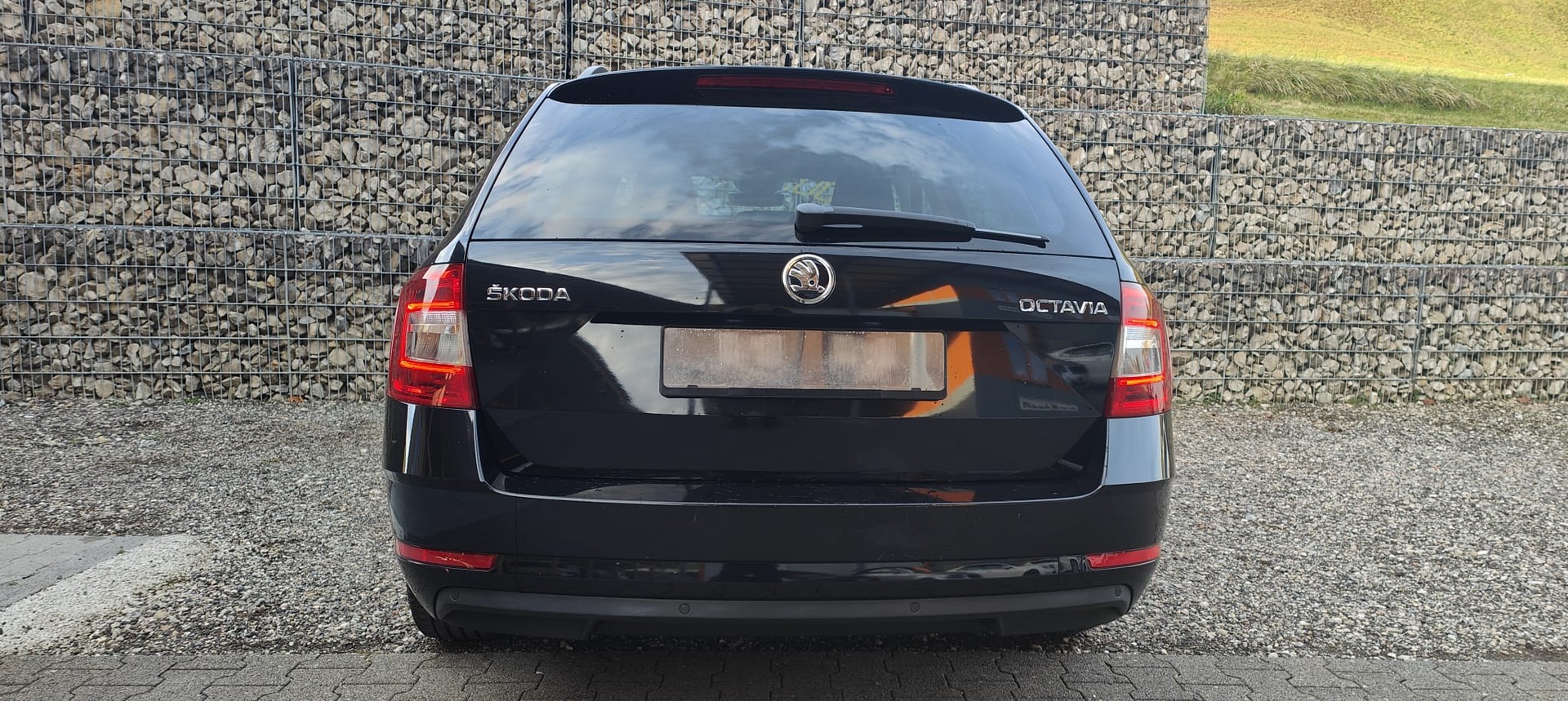 SKODA OCTAVIA-image-2