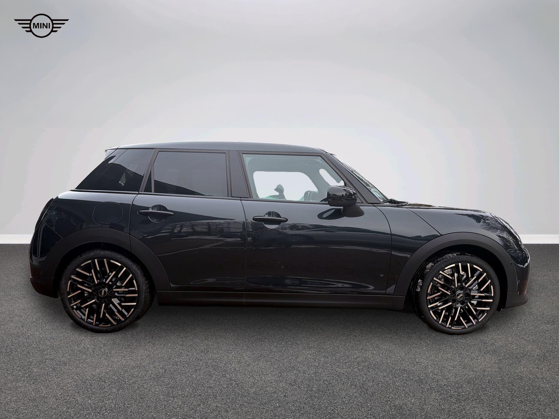 MINI Cooper 5 door C-image-2