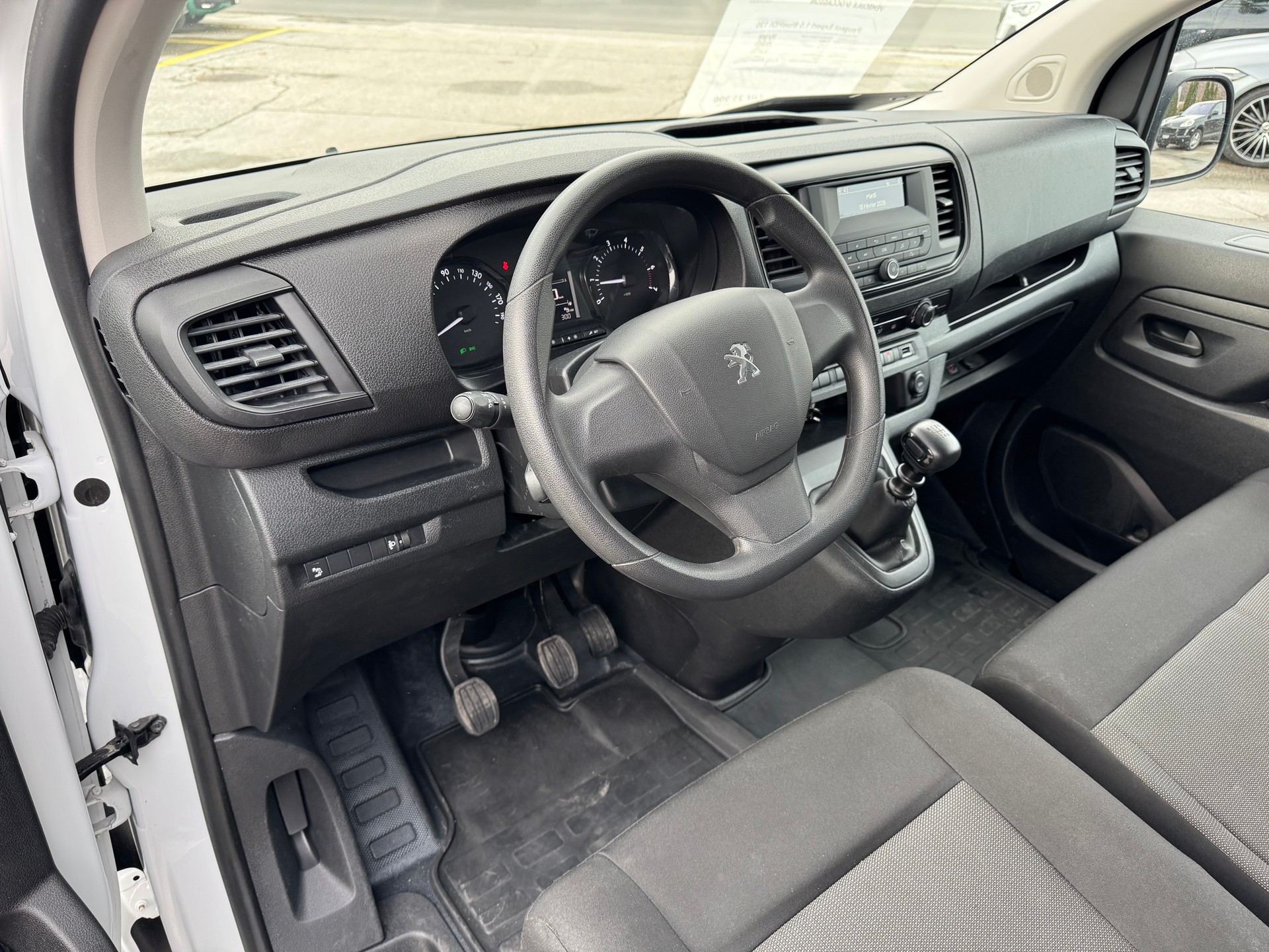 PEUGEOT Expert 1.5 BlueHDi 120 S&S Variable Pro Standard-image-21