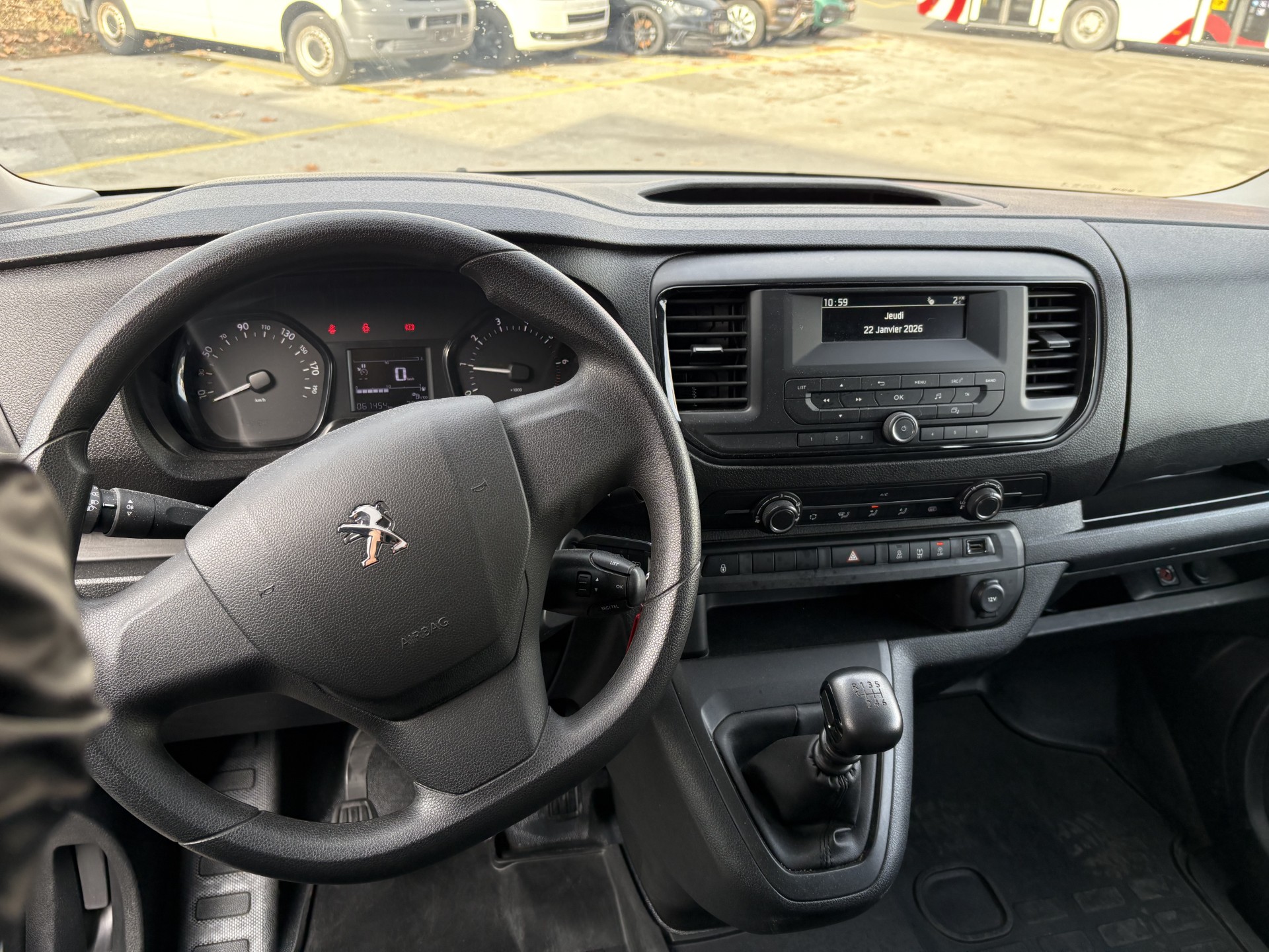 PEUGEOT Expert 1.5 BlueHDi 120 S&S Variable Pro Standard-image-13