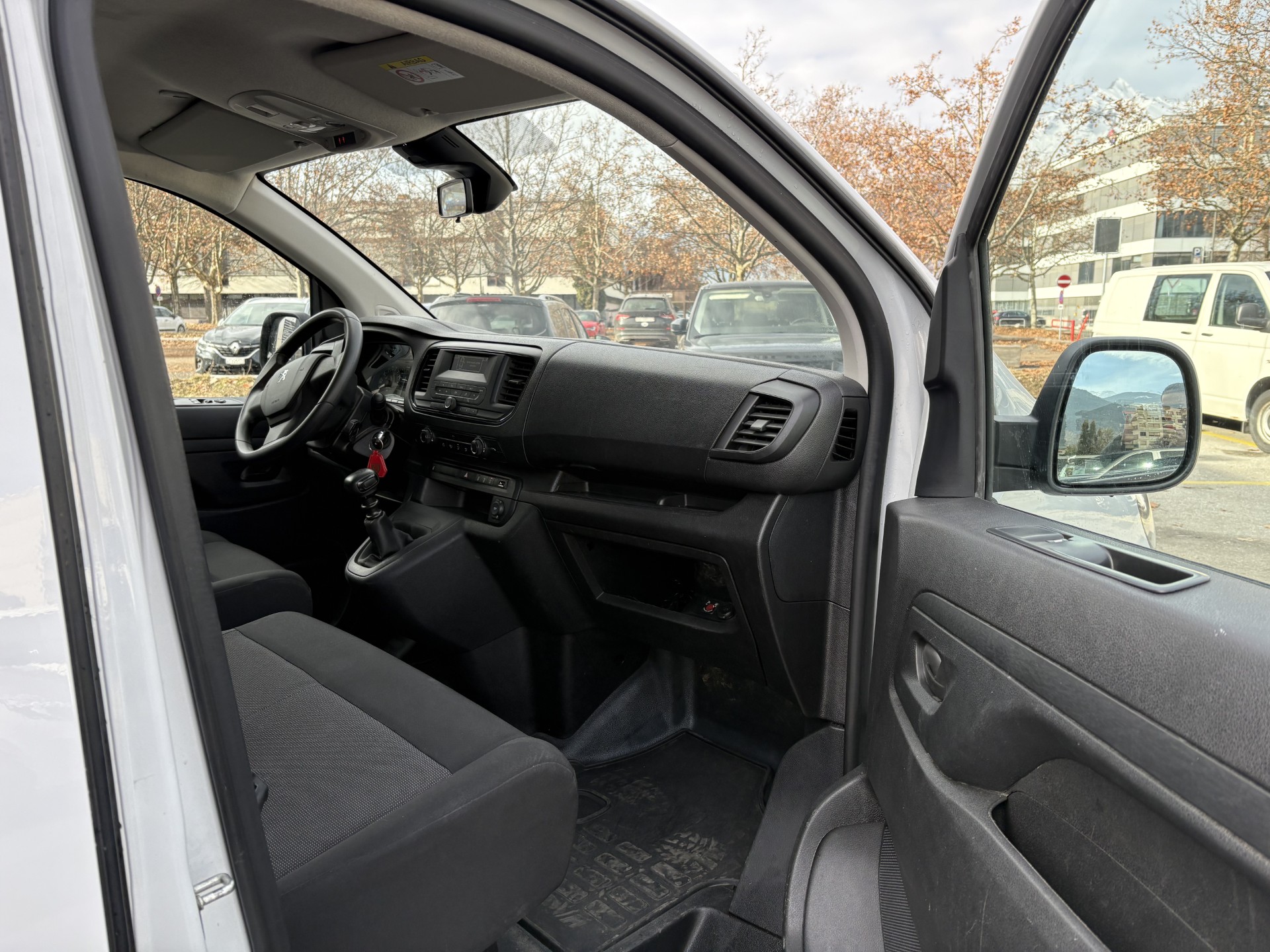 PEUGEOT Expert 1.5 BlueHDi 120 S&S Variable Pro Standard-image-15