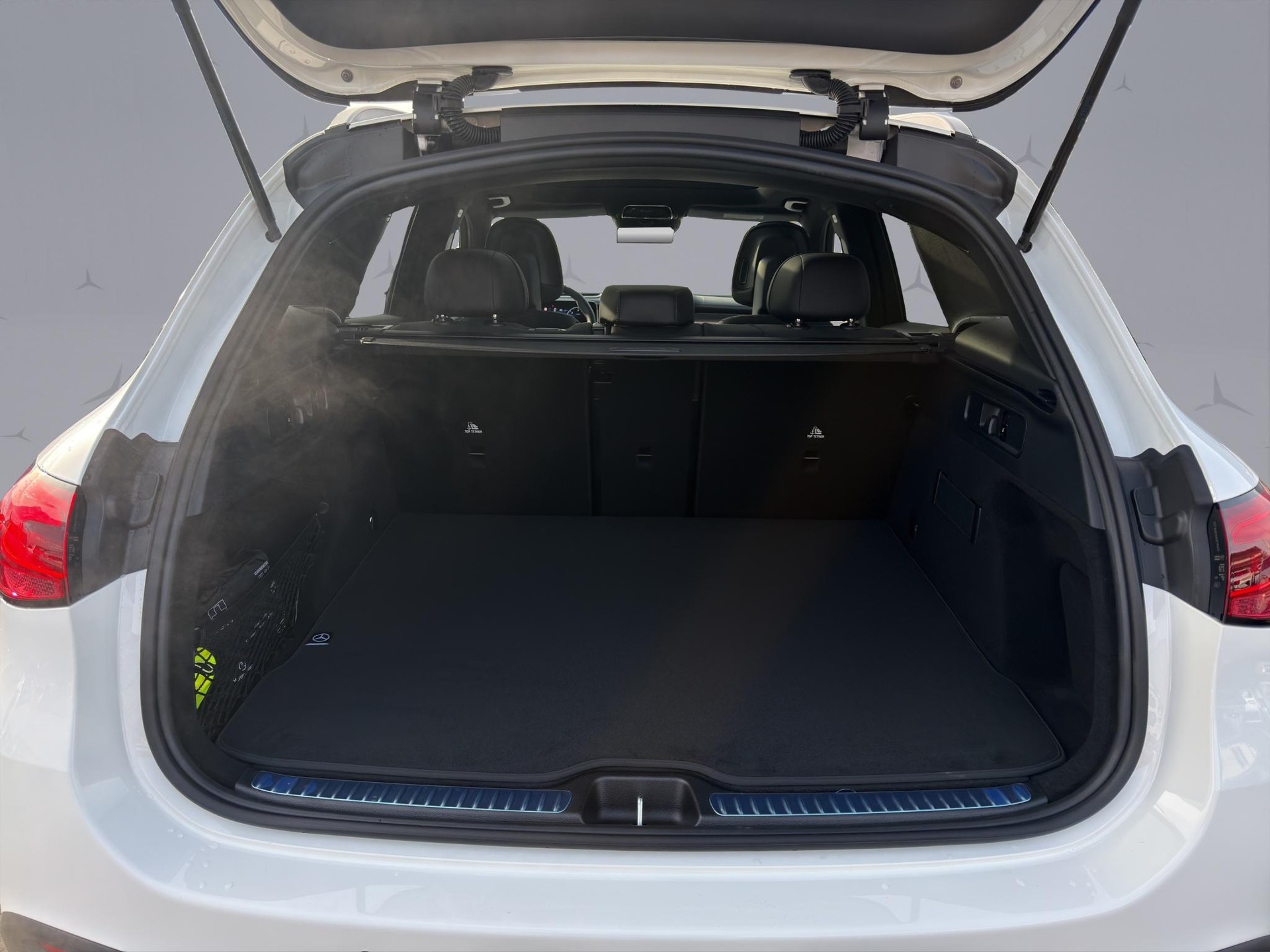 MERCEDES-BENZ GLC 220 d AMG Line 4matic-image-17