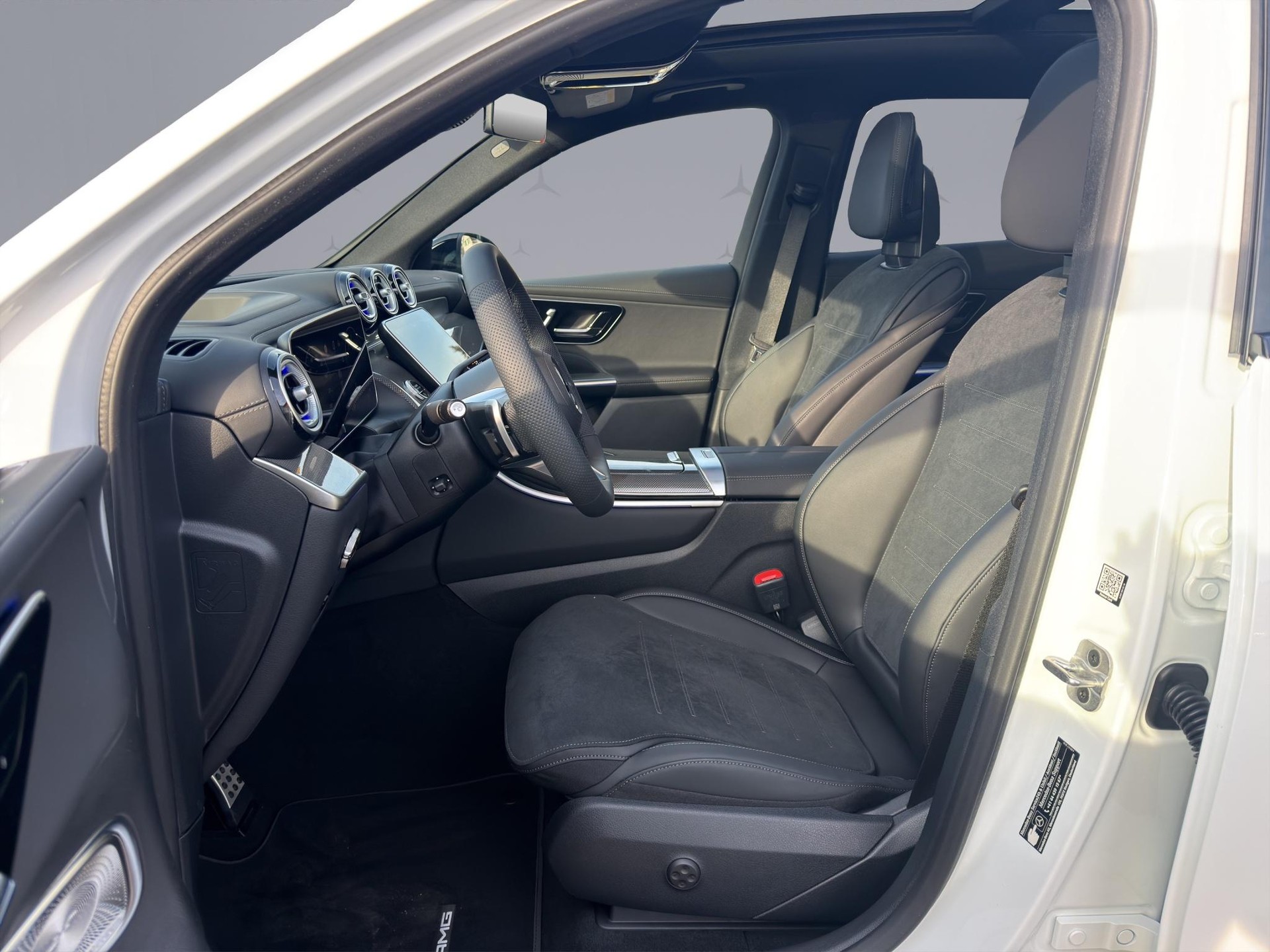 MERCEDES-BENZ GLC 220 d AMG Line 4matic-image-9
