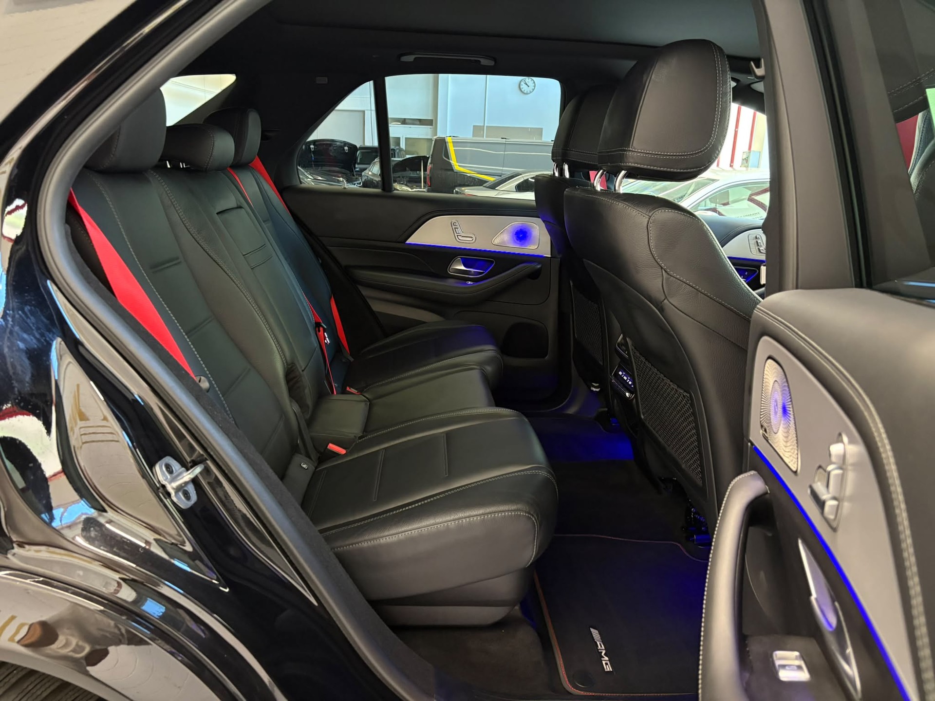 MERCEDES-BENZ GLE 400 d 4Matic AMG Line 9G-Tronic-image-16