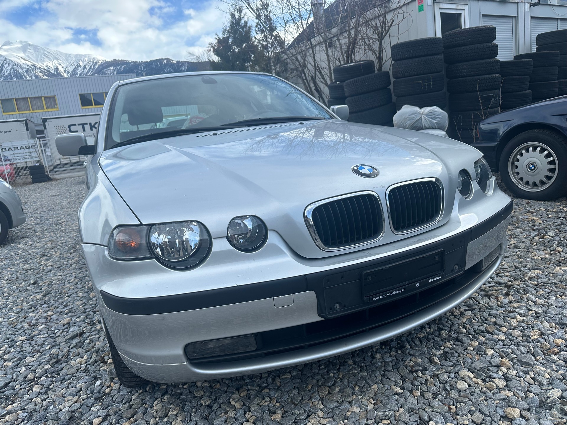 BMW 318 ti Compact-image-0