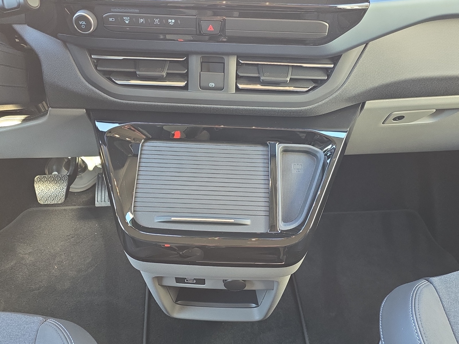 FORD Transit C Nugget 320 L1 2.0 Ec-image-9