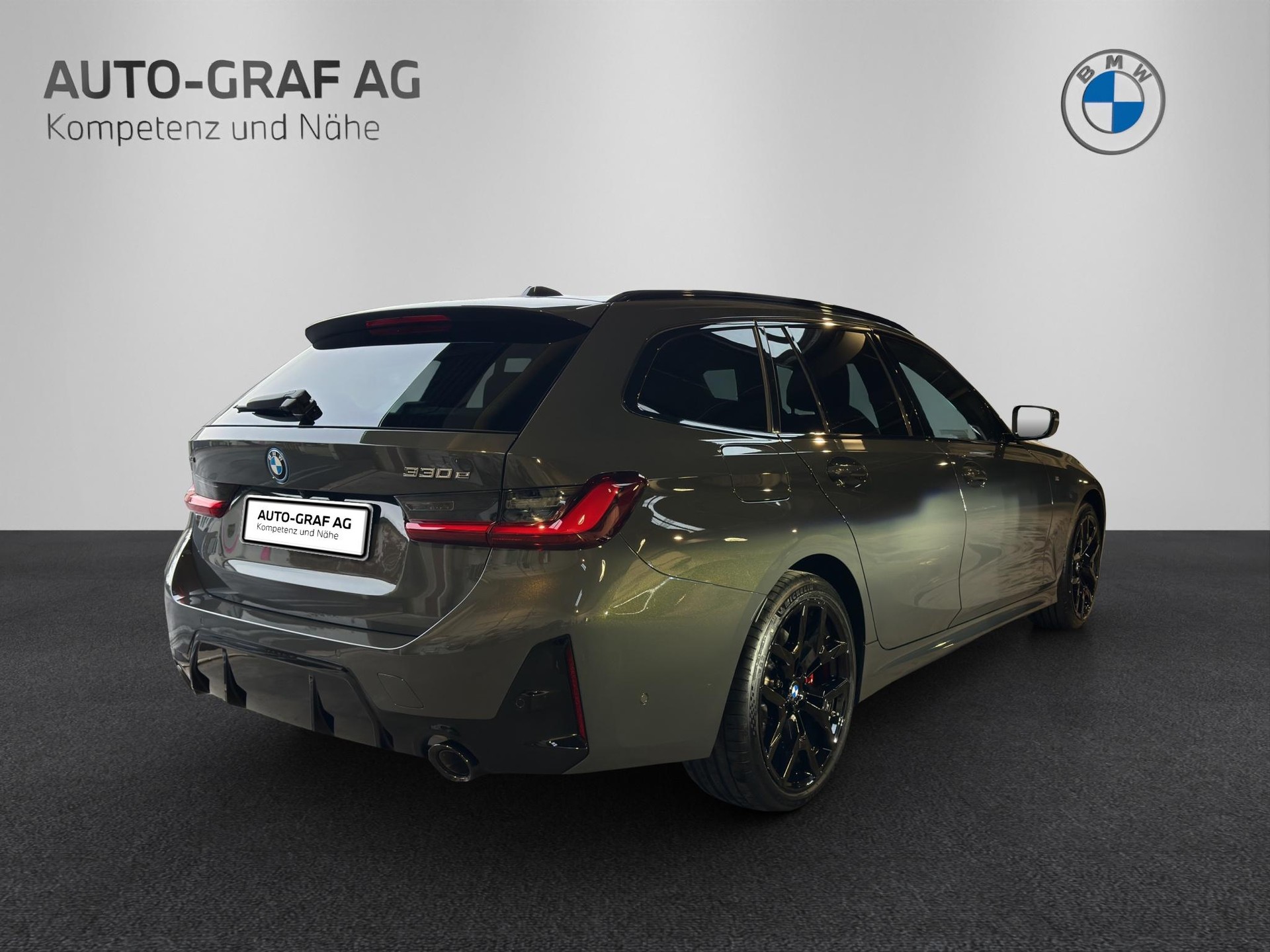 BMW 330e xDrive Touring M Sport Pro-image-4