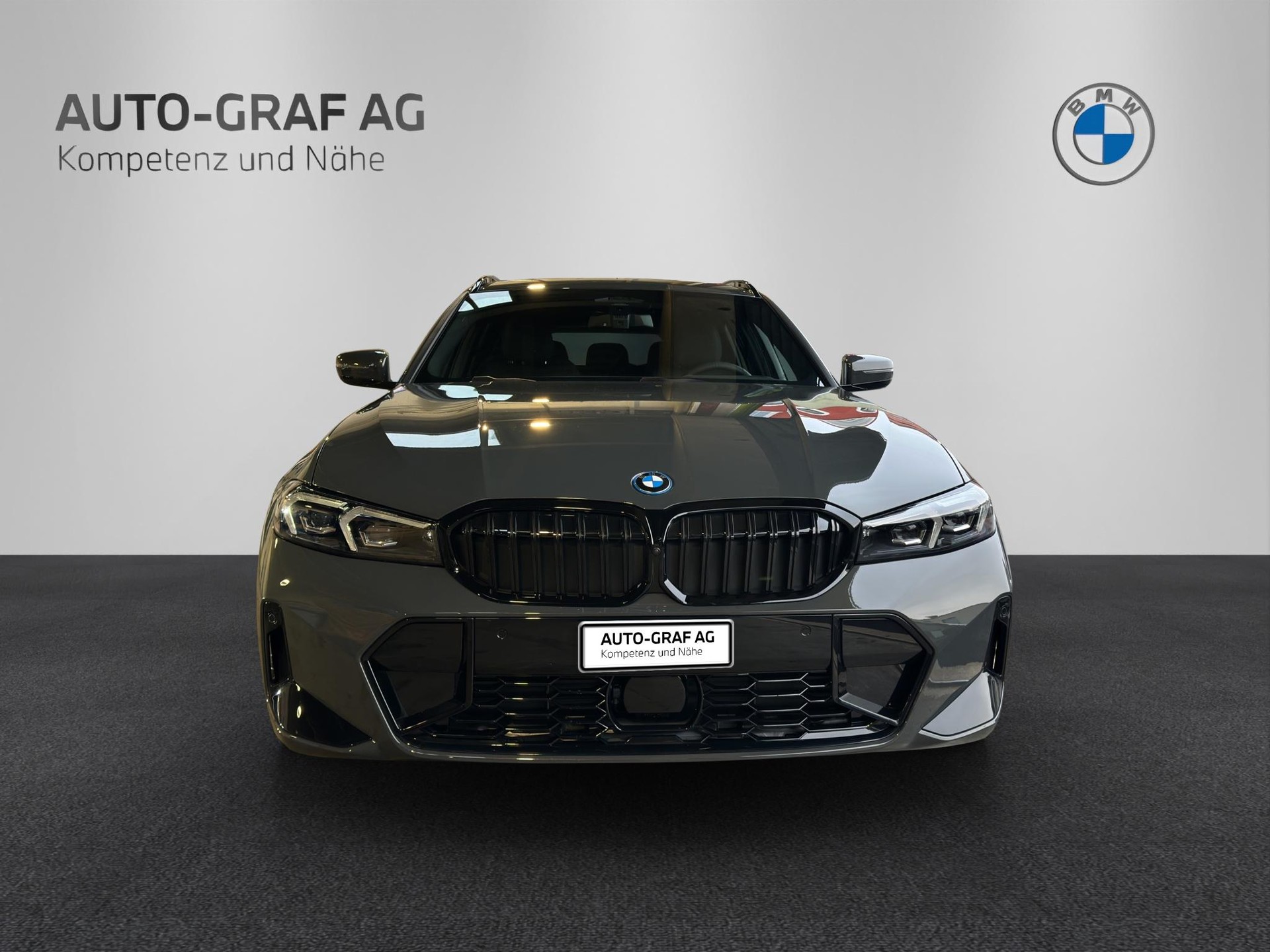 BMW 330e xDrive Touring M Sport Pro-image-7