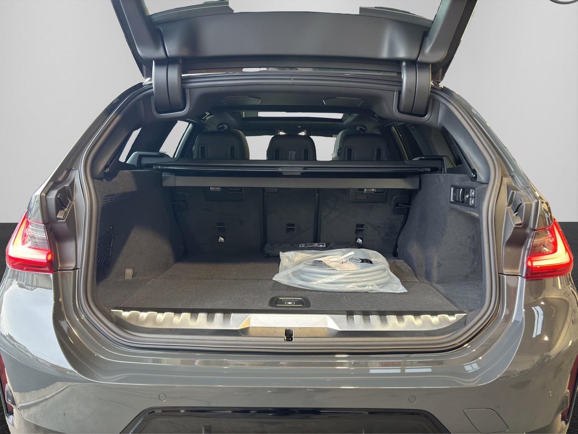 BMW 330e xDrive Touring M Sport Pro-image-20