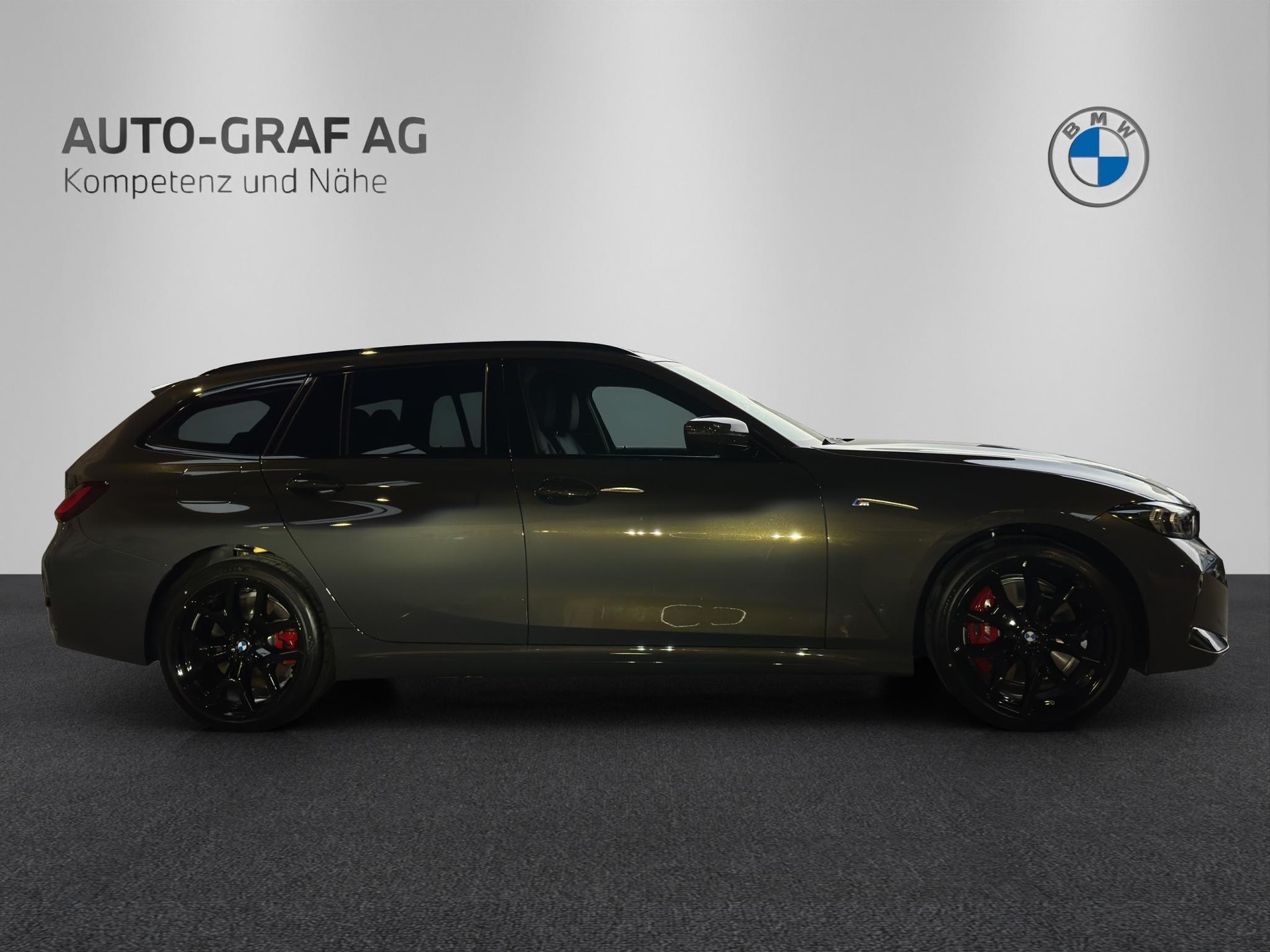 BMW 330e xDrive Touring M Sport Pro-image-5