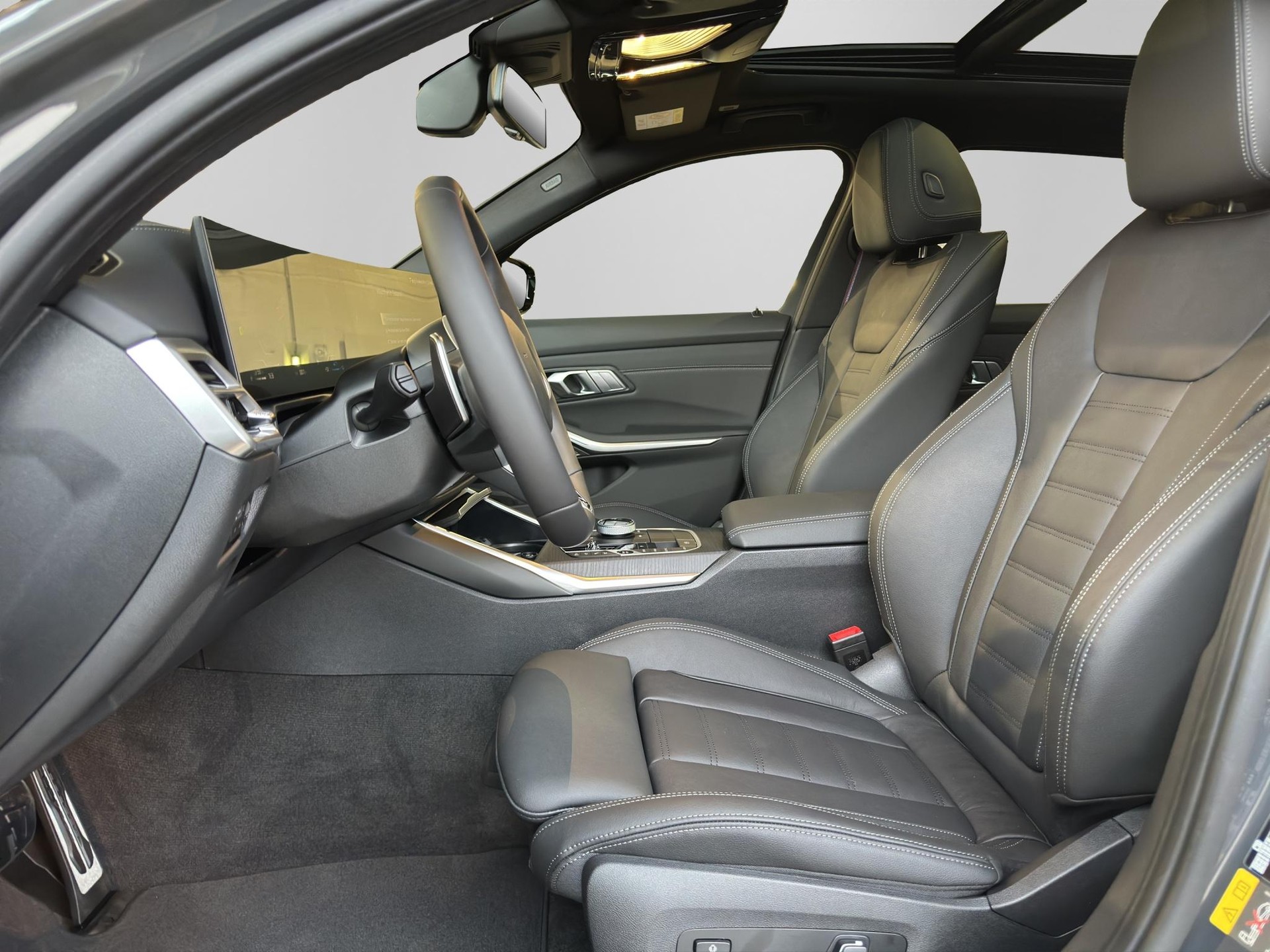 BMW 330e xDrive Touring M Sport Pro-image-10