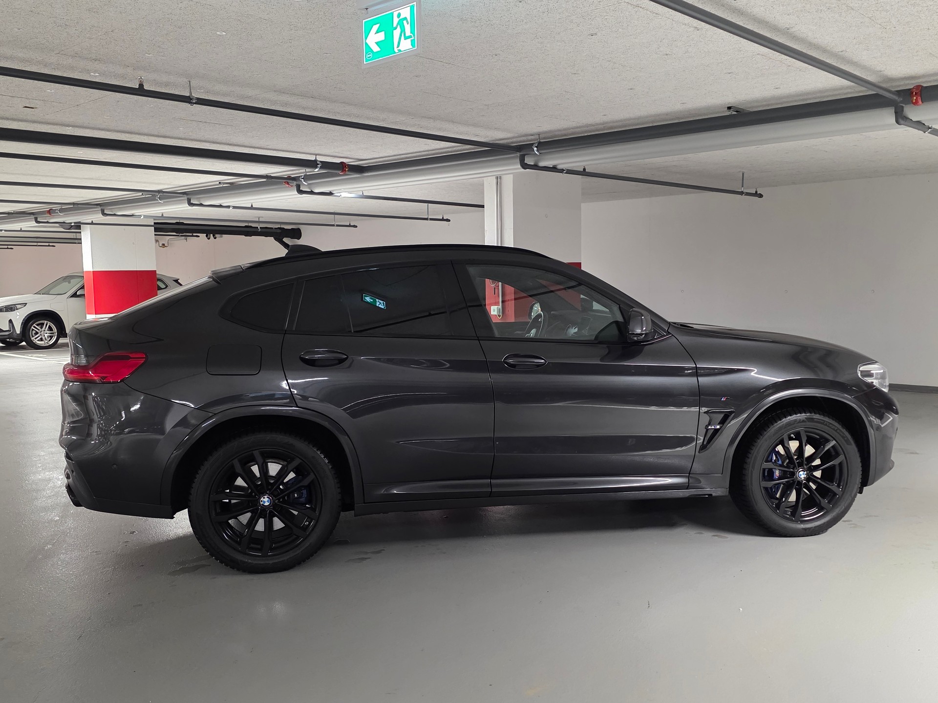 BMW X4 M40i Steptronic-showroom-element-3