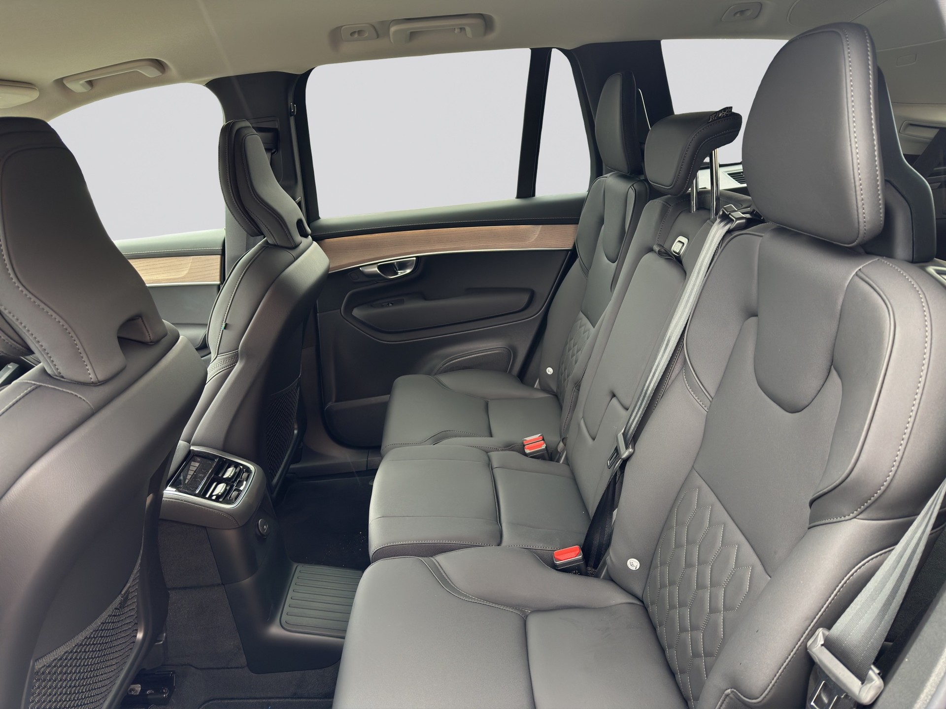 VOLVO XC90 T8 eAWD PluginHybrid Plus Bright Geartronic-image-7