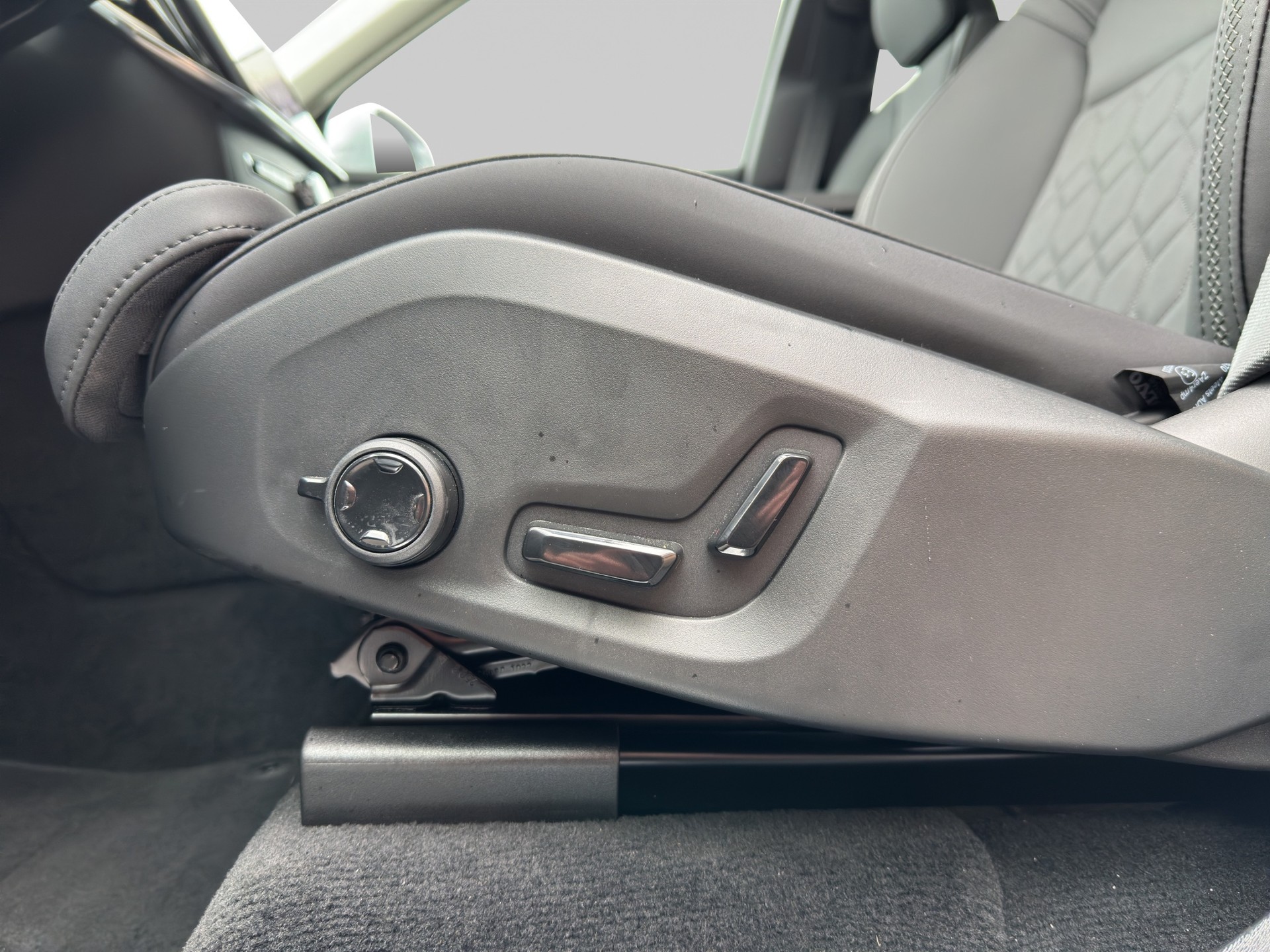 VOLVO XC90 T8 eAWD PluginHybrid Plus Bright Geartronic-image-9