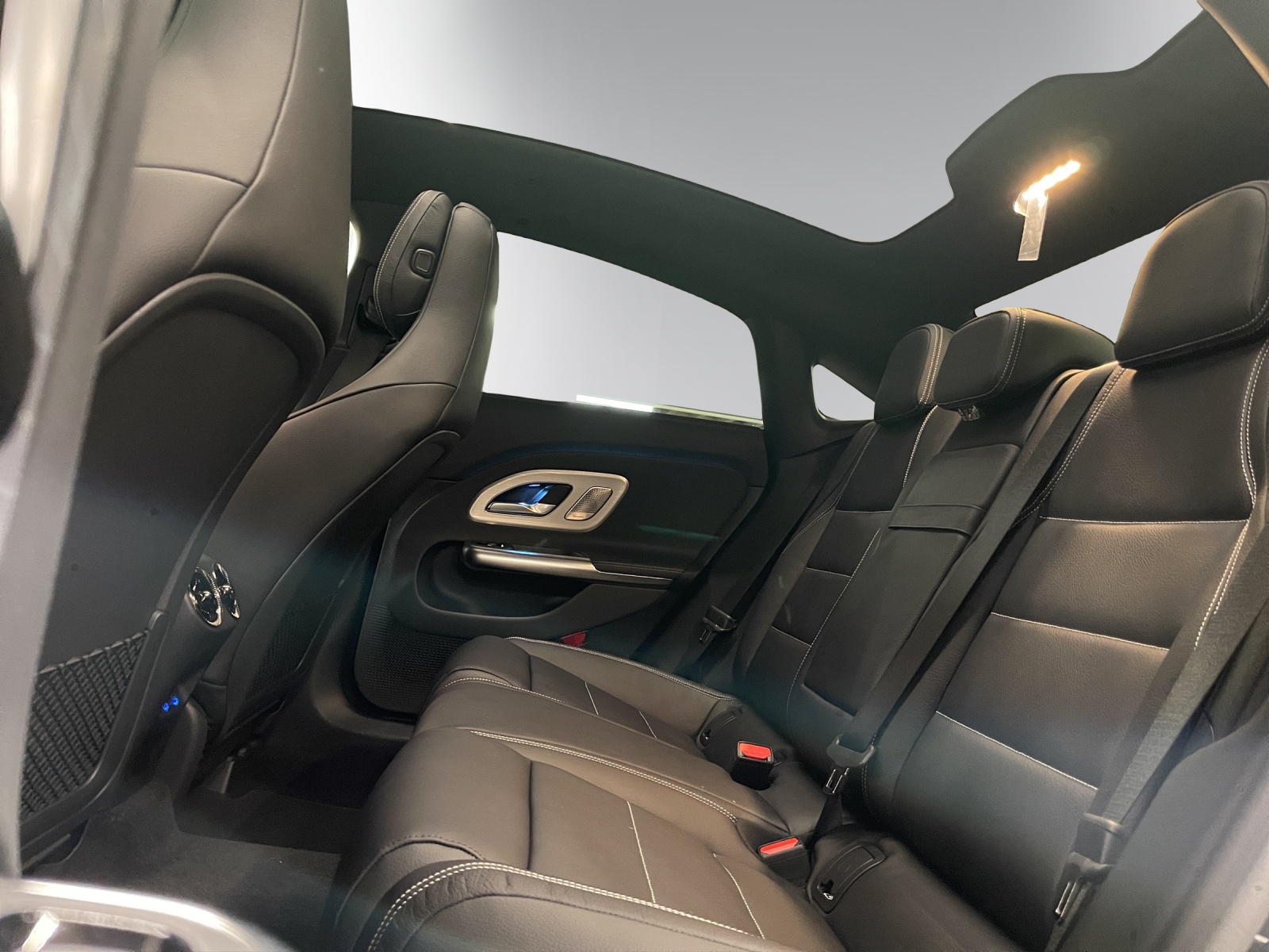 MERCEDES-BENZ CLA 220 8G-DCT 4Matic-image-8