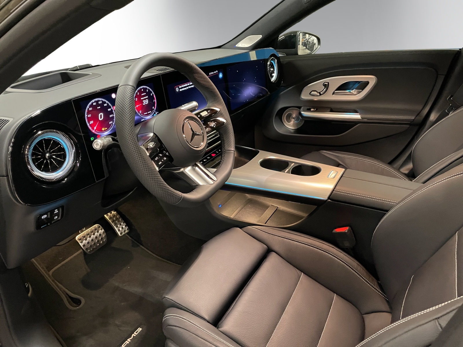 MERCEDES-BENZ CLA 220 8G-DCT 4Matic-image-4