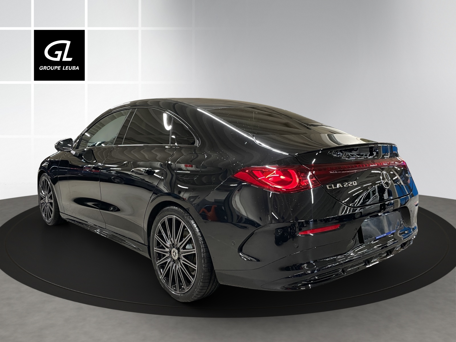 MERCEDES-BENZ CLA 220 8G-DCT 4Matic-image-3