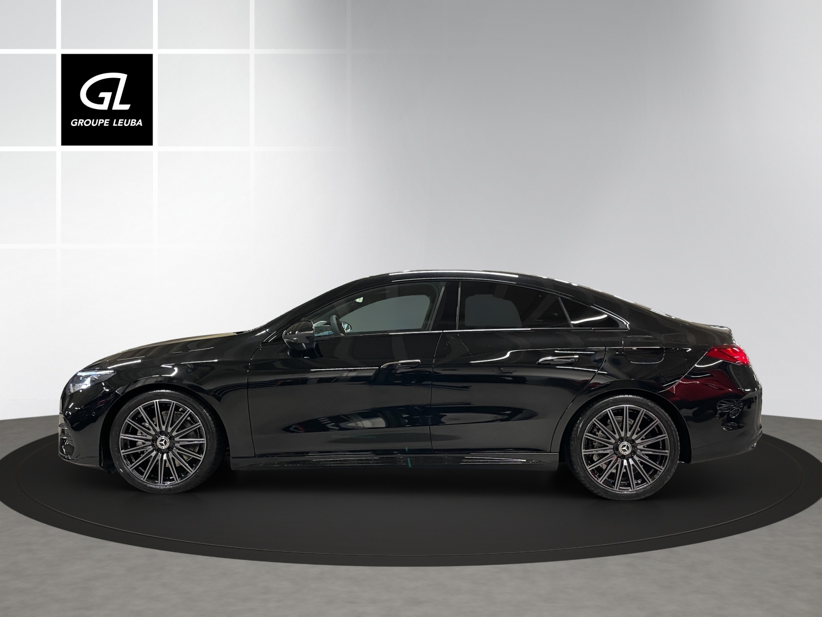 MERCEDES-BENZ CLA 220 8G-DCT 4Matic-image-2