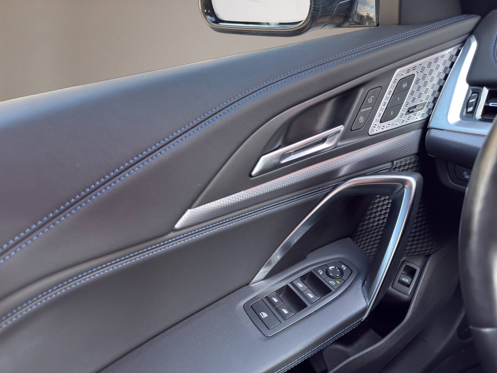 BMW X1 xDrive M35i-image-14