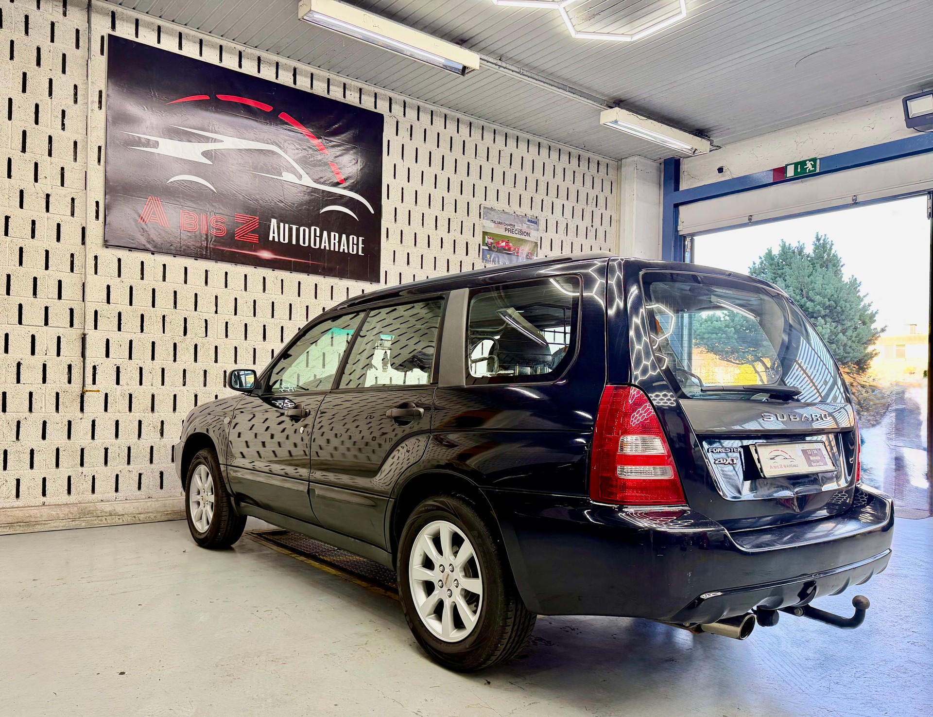 SUBARU Forester 2.0XT Automatic-image-10