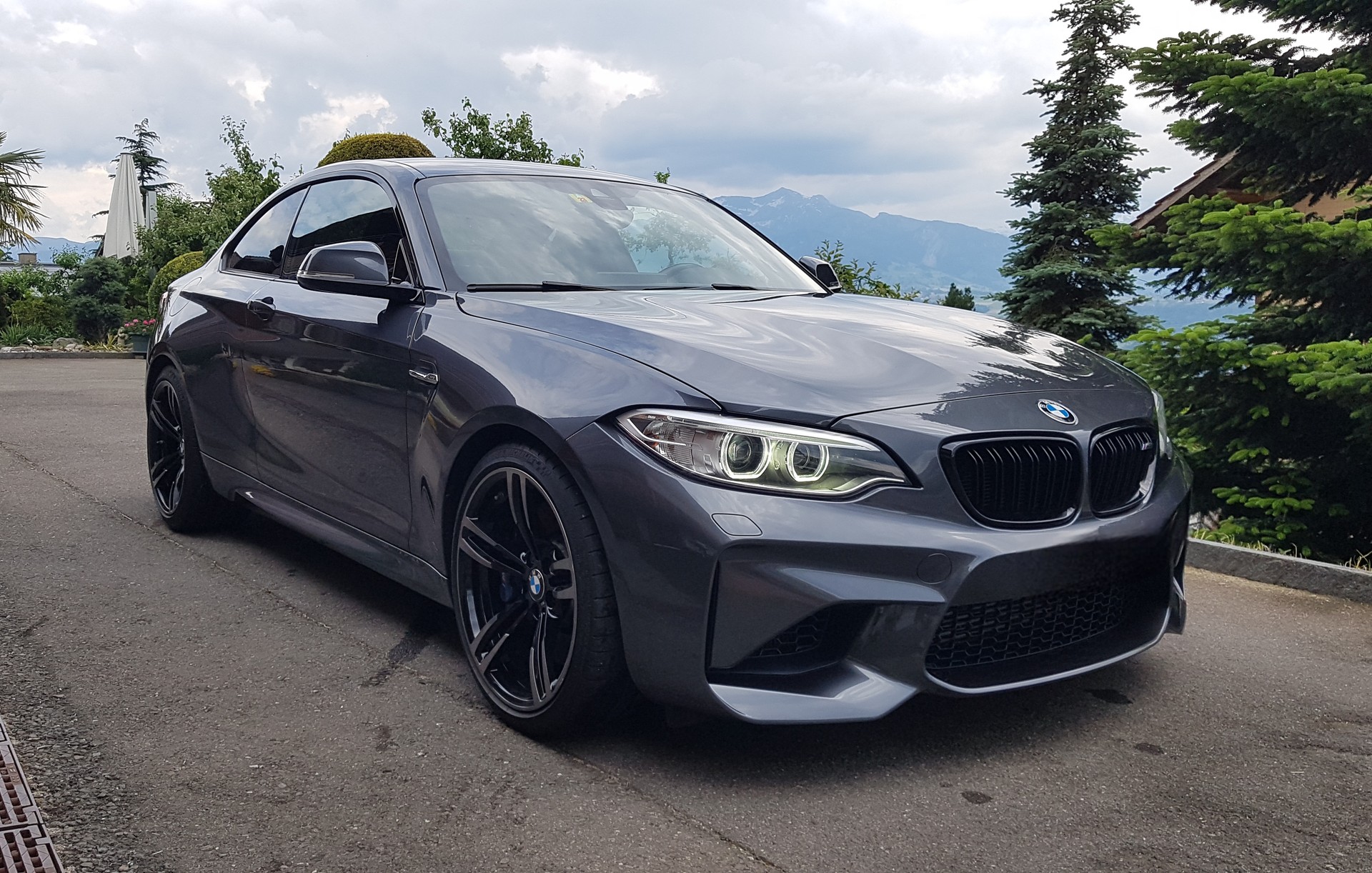 BMW M2 - gepflegtes und schönes CH-Fahrzeug - wurde im Winter nicht gefahren - Nichtraucher-image-3