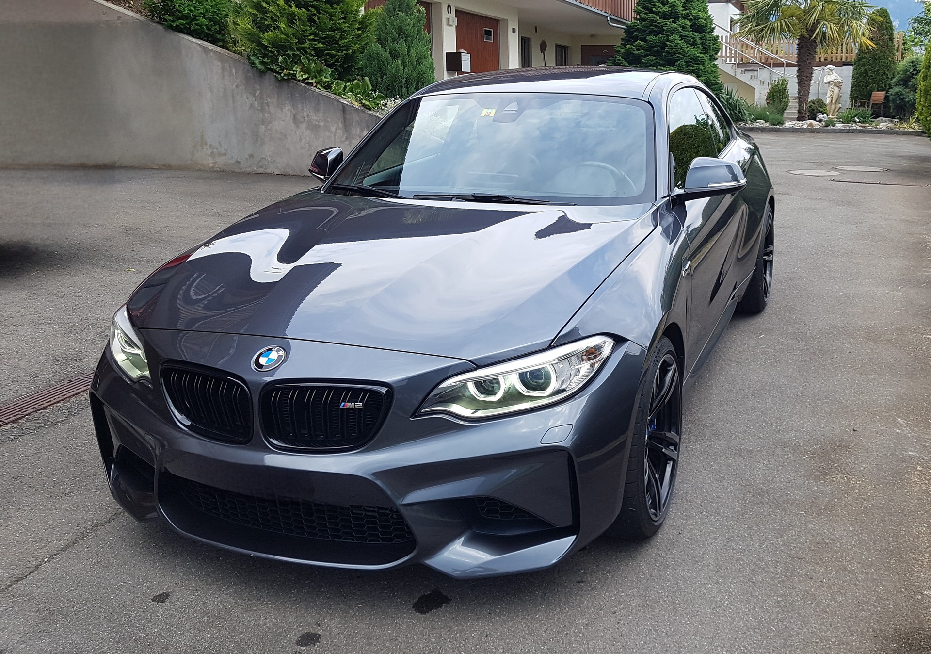 BMW M2 - gepflegtes und schönes CH-Fahrzeug - wurde im Winter nicht gefahren - Nichtraucher-image-4