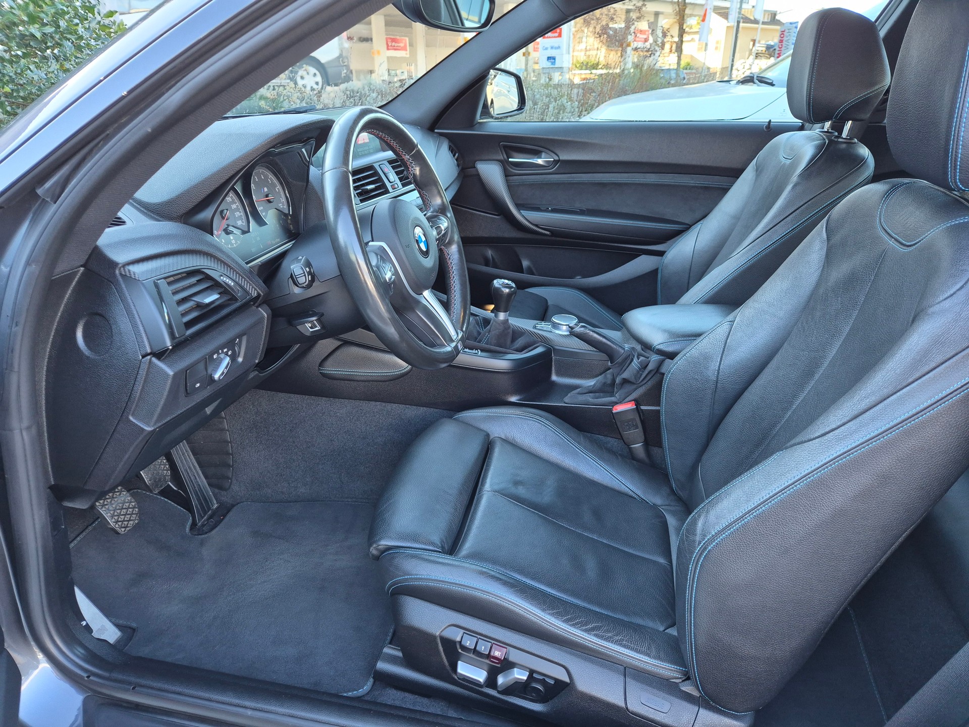 BMW M2 - gepflegtes und schönes CH-Fahrzeug - wurde im Winter nicht gefahren - Nichtraucher-image-9