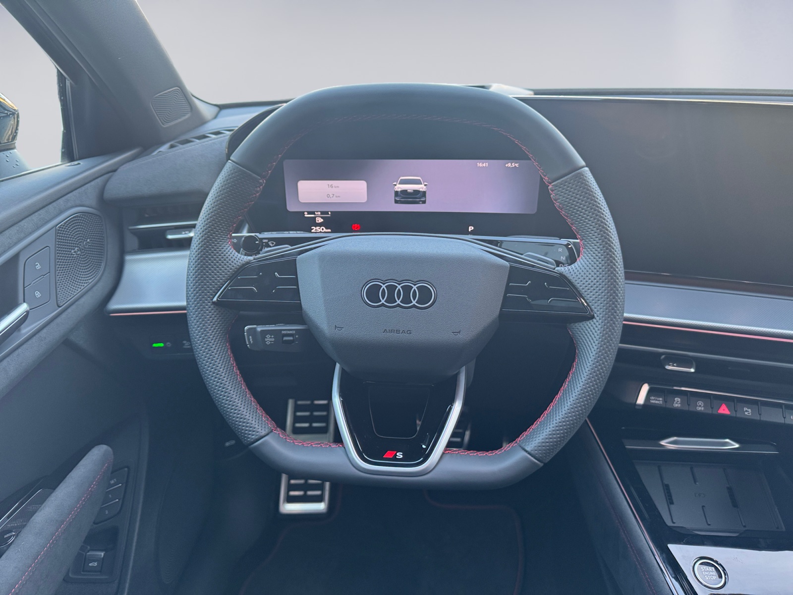 AUDI Q3 SUV TFSI quattro 195 kW S tronic-image-11