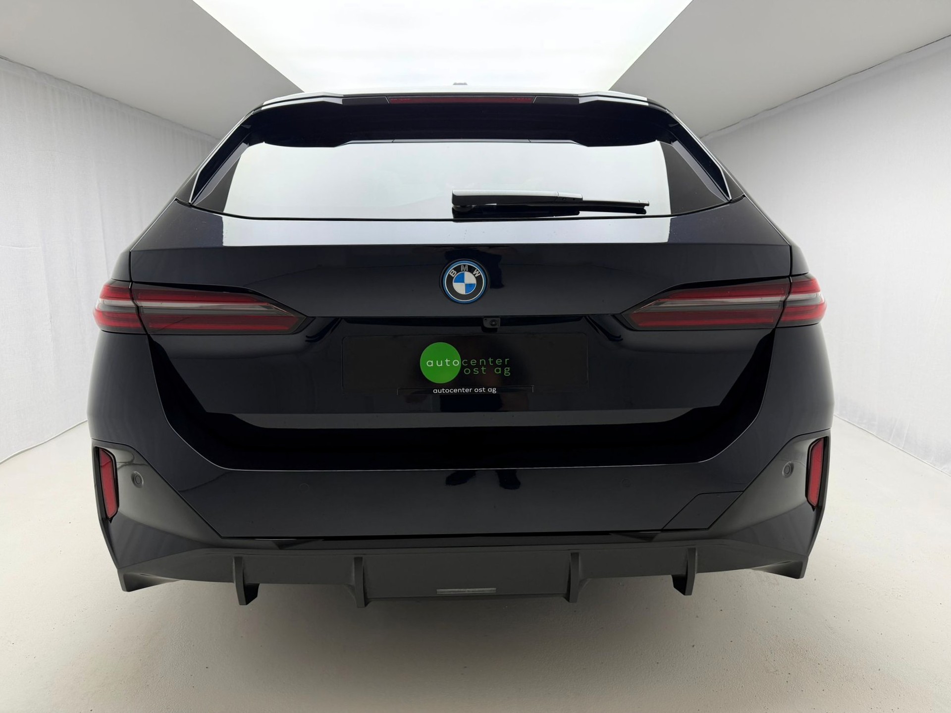 BMW i5 M60 Touring M Sport Pro-image-8