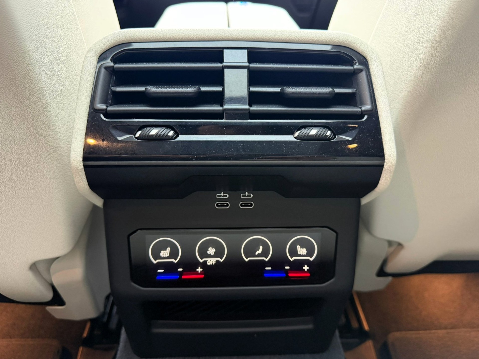 BMW i5 M60 Touring M Sport Pro-image-25