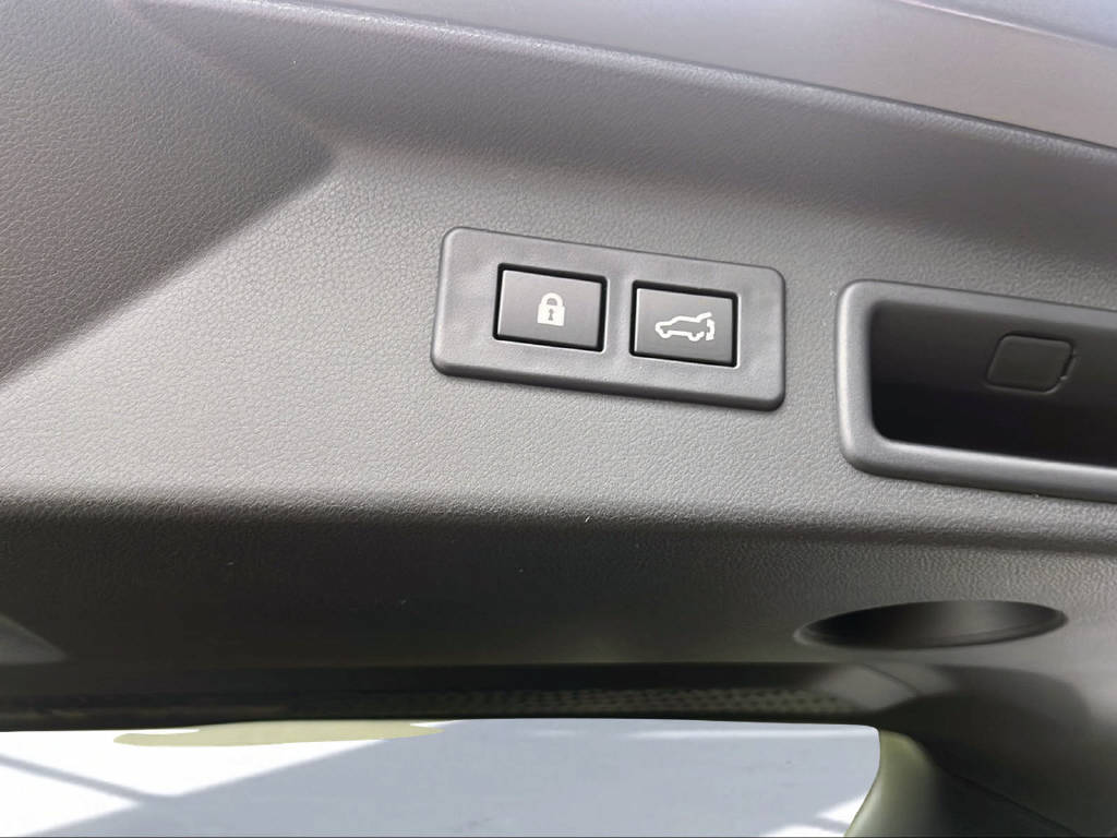 SUBARU Forester Station 2.0i e-Boxer Swiss Plus Model 2026-image-24