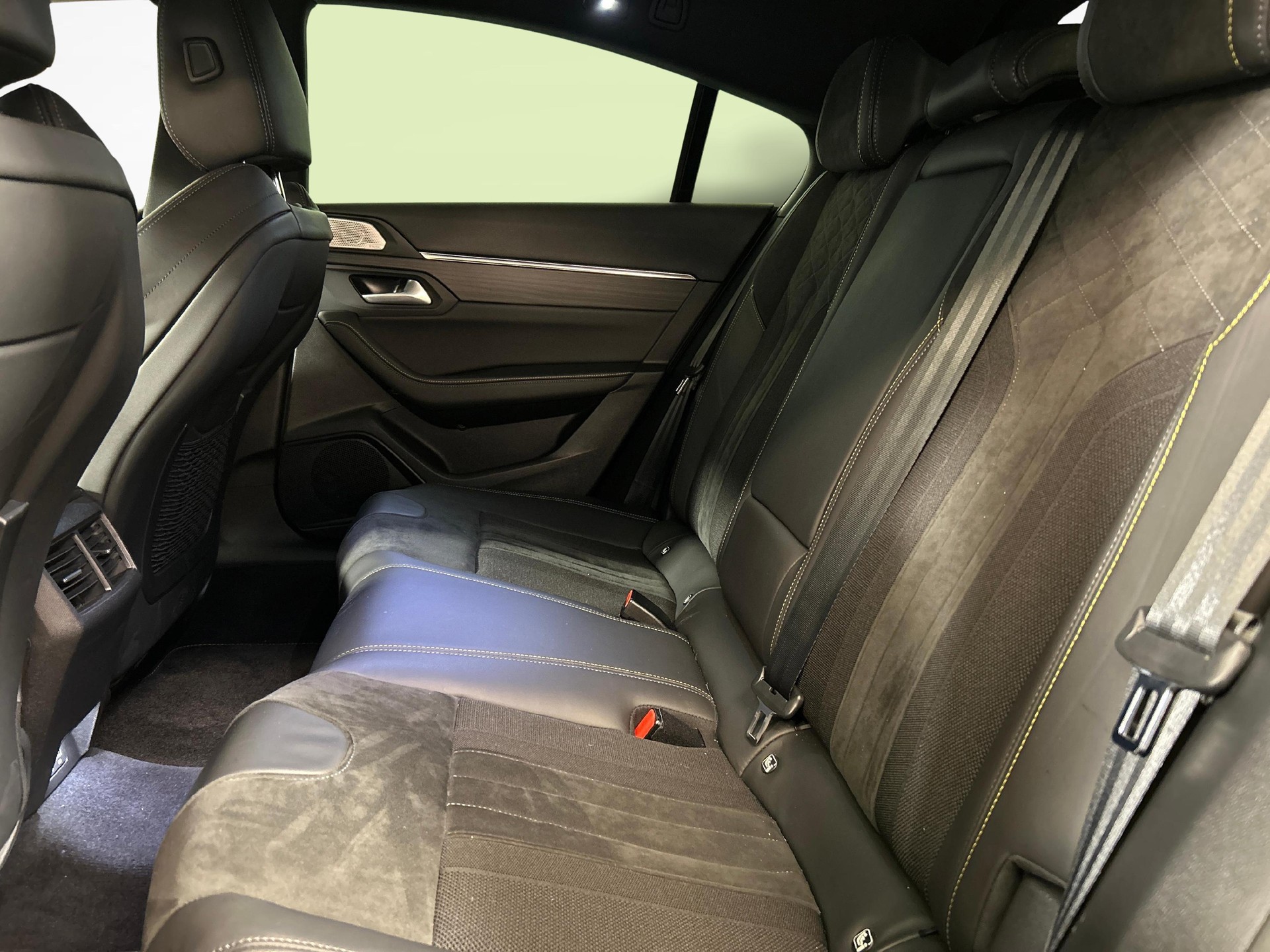 PEUGEOT 508 1.6 Plug-in Hybrid4 PSE-image-4