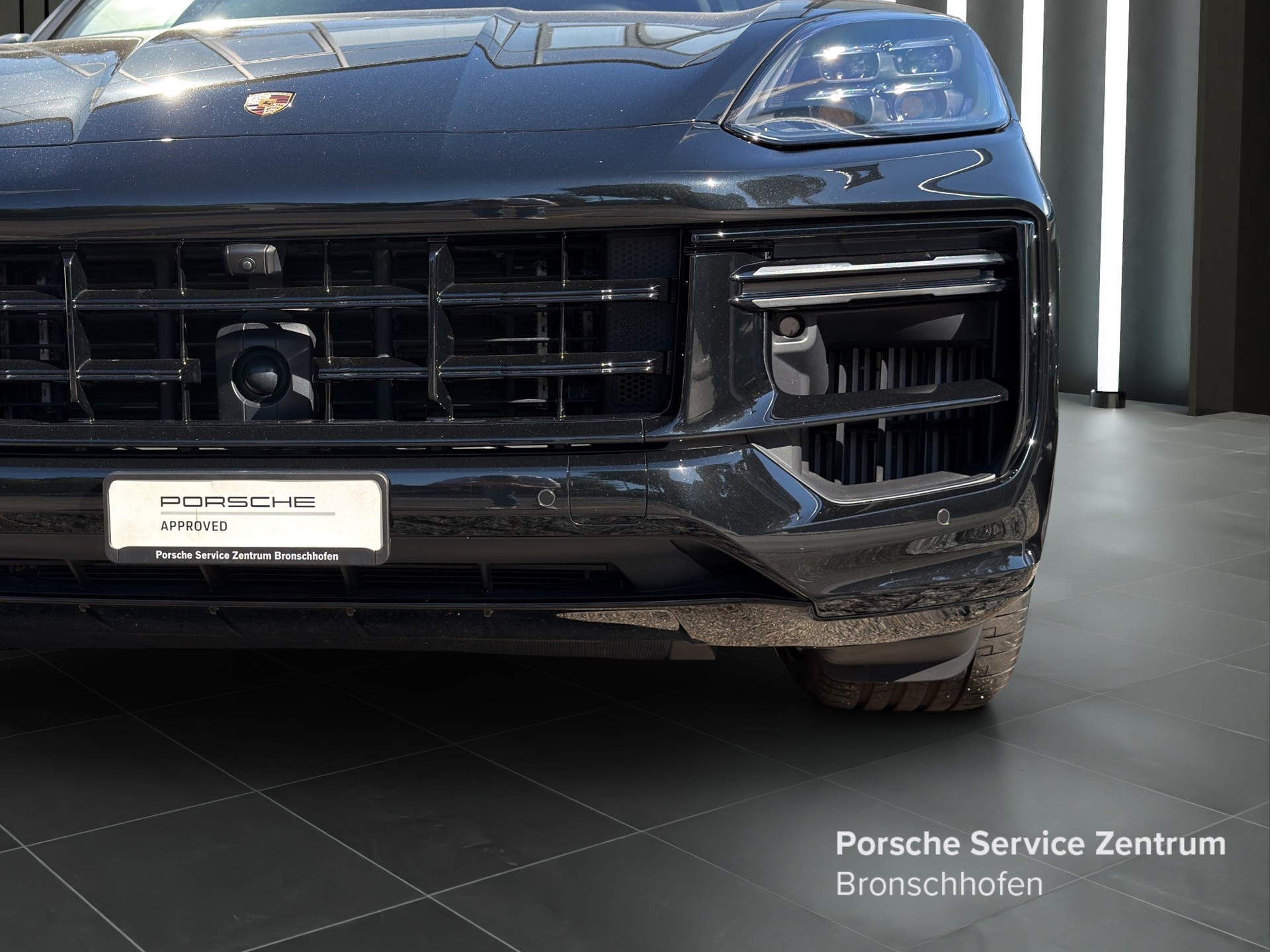 PORSCHE Cayenne Turbo E-Hybrid-image-8