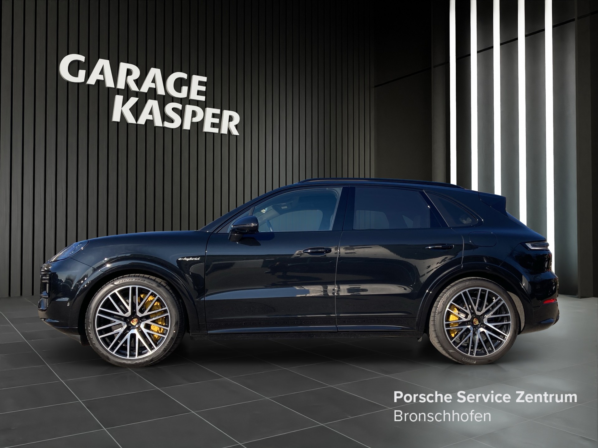 PORSCHE Cayenne 4.0 V8 Turbo E-Hybrid-image-1