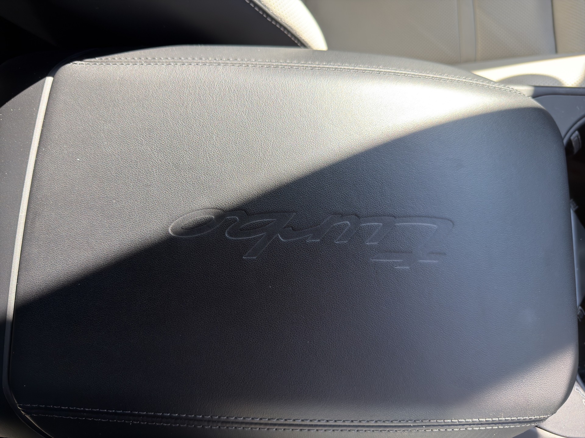 PORSCHE Cayenne Turbo E-Hybrid-image-27