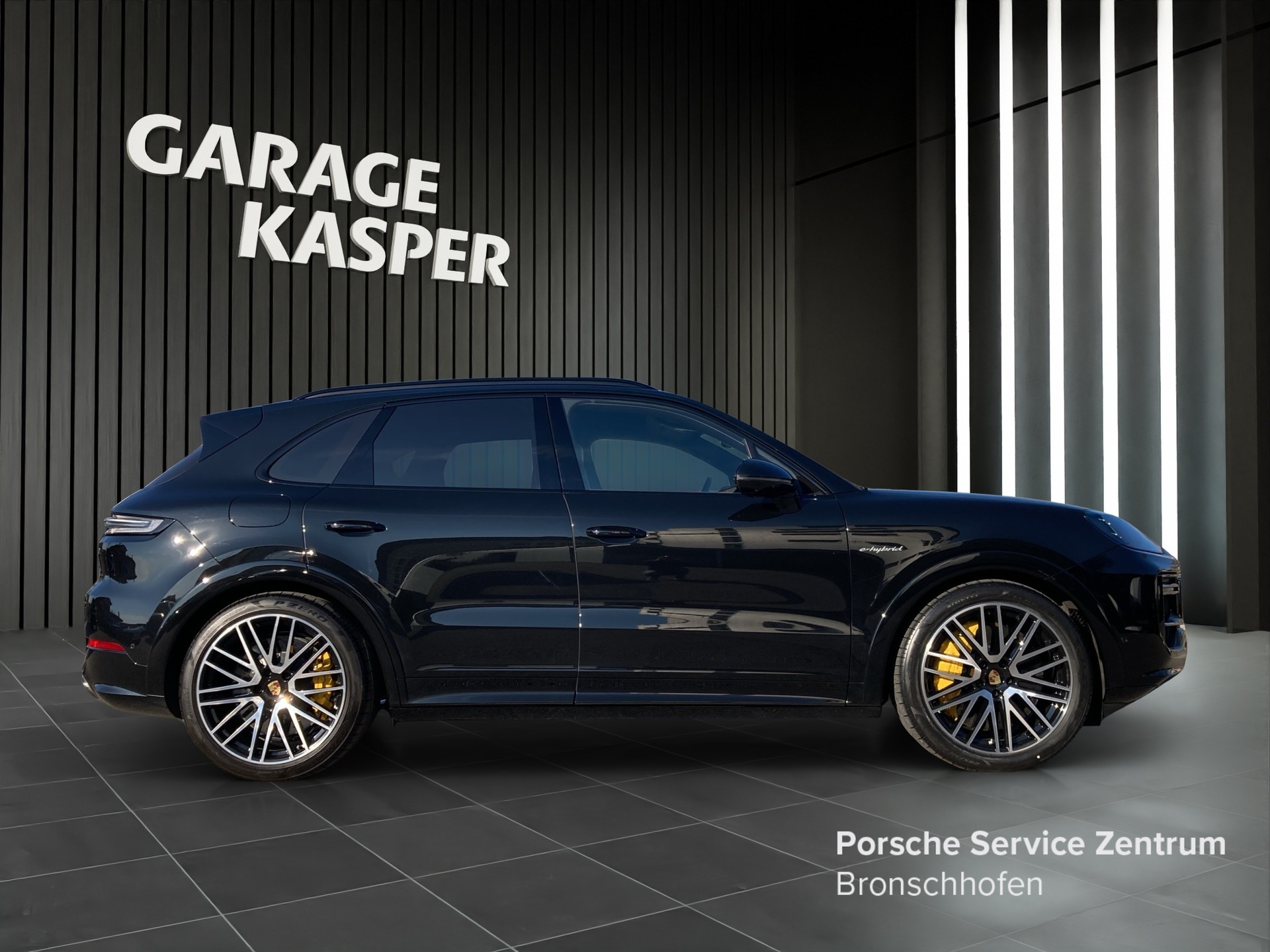 PORSCHE Cayenne 4.0 V8 Turbo E-Hybrid-image-5